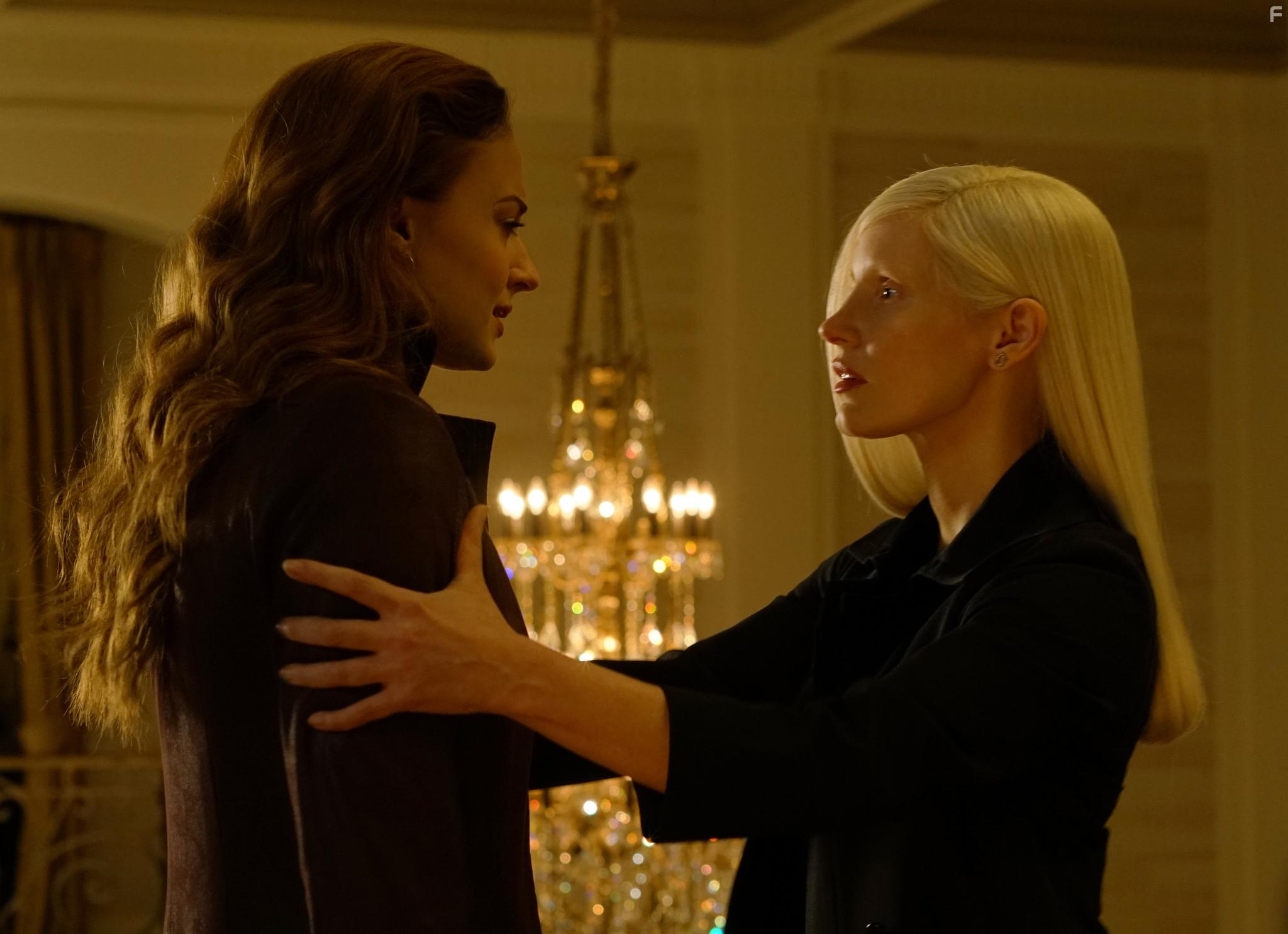 Jessica Chastain and Sophie Turner in Dark Phoenix (2019)