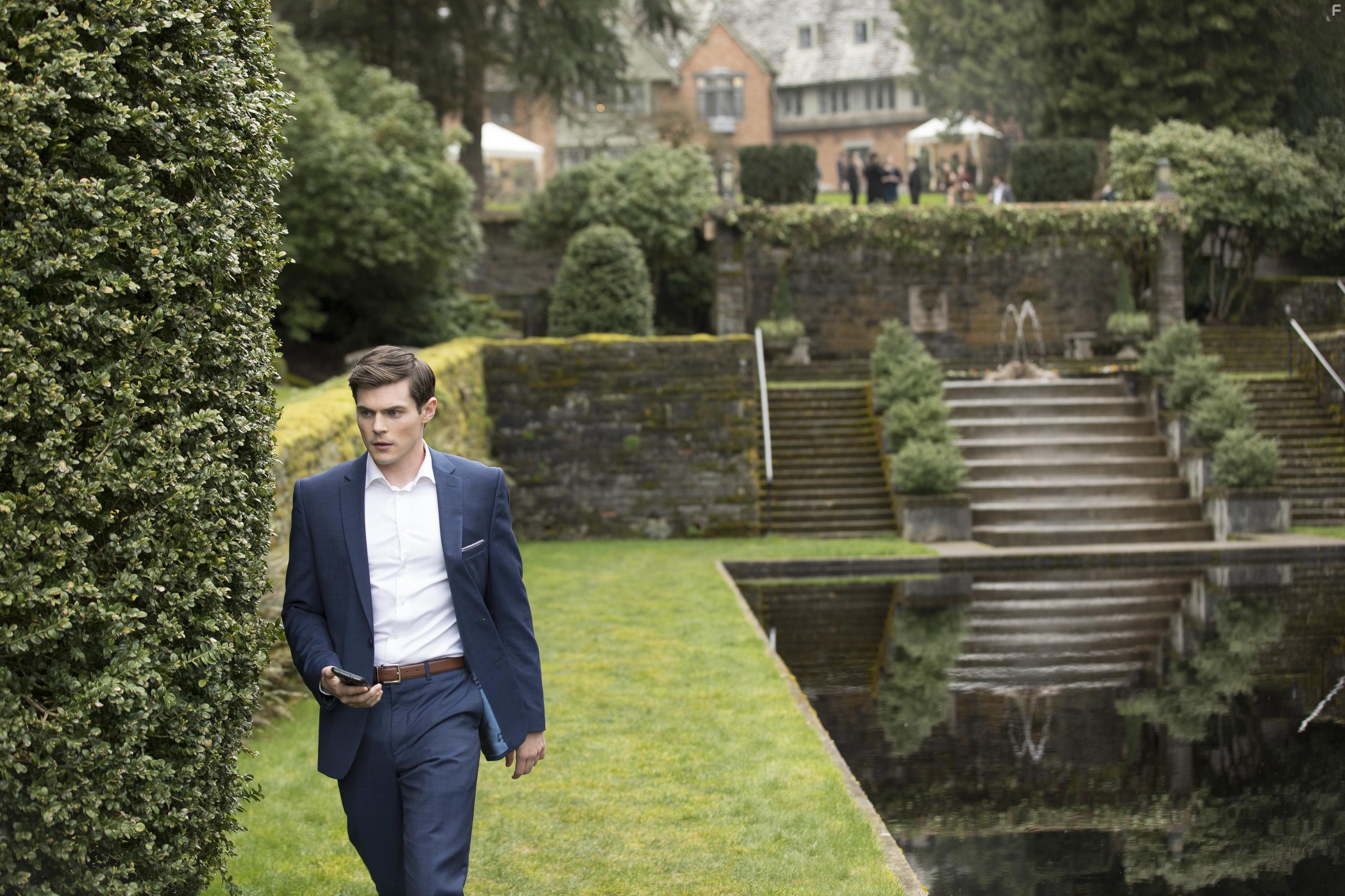 Chris Mason in Pretty Little Liars: The Perfectionists (2019)