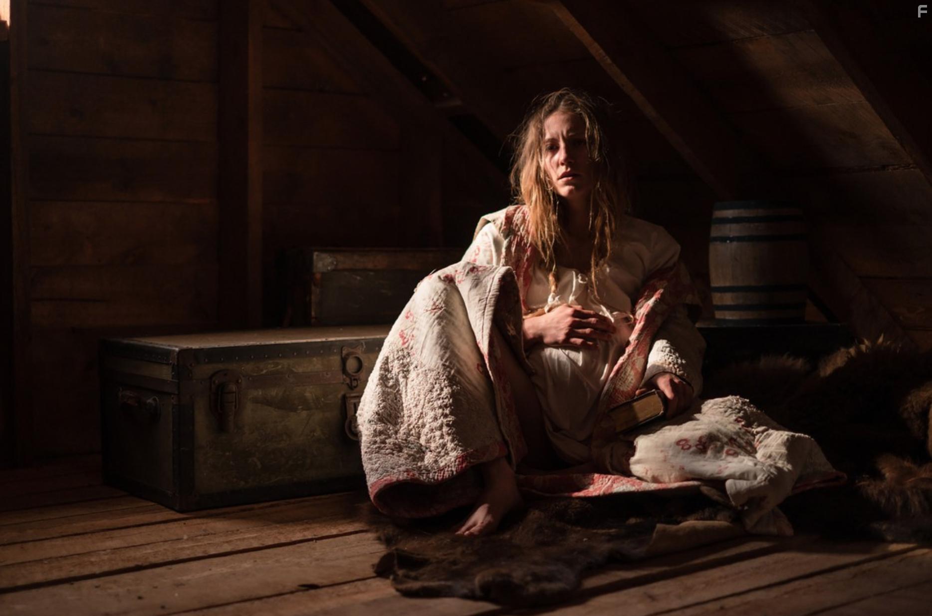 Caitlin Gerard in The Wind (2018)