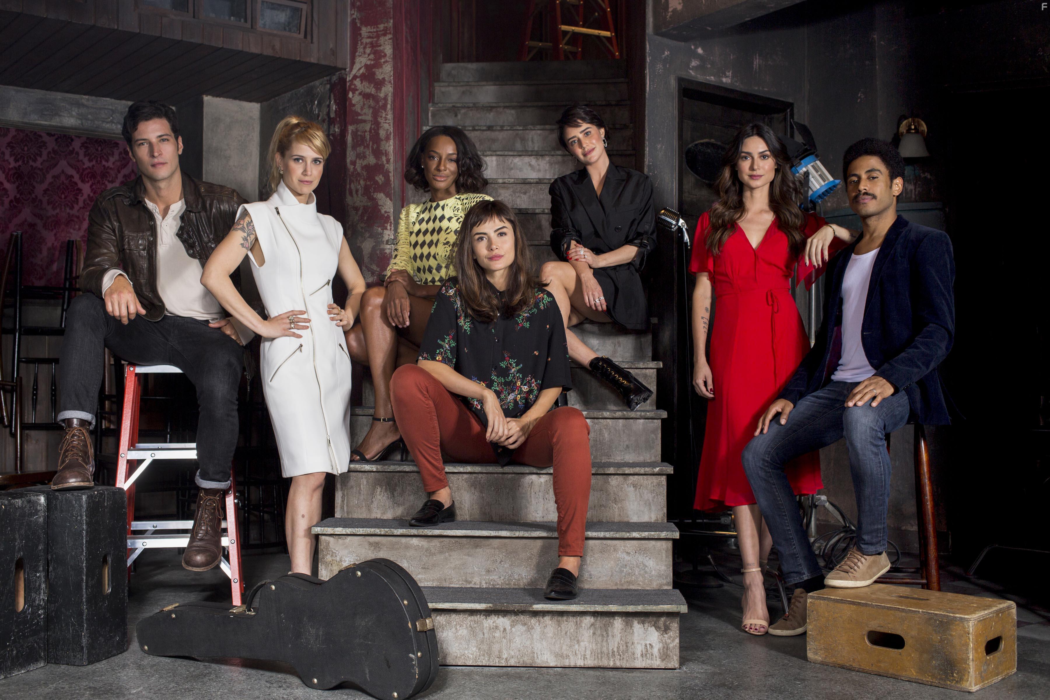 caro Silva, Mel Lisboa, Leandro Lima, Fernanda Vasconcellos, Thaila Ayala, Pathy Dejesus, and Maria Casadevall in Coisa Mais Linda (2019)