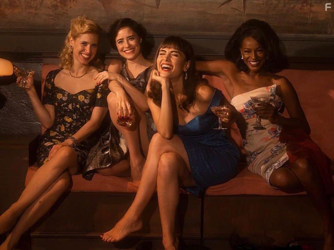 Mel Lisboa, Fernanda Vasconcellos, Pathy Dejesus, and Maria Casadevall in Coisa Mais Linda (2019)