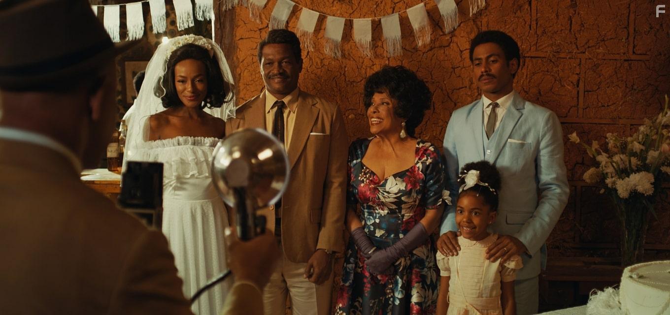 caro Silva, Sarah Vitria, and Pathy Dejesus in Coisa Mais Linda (2019)