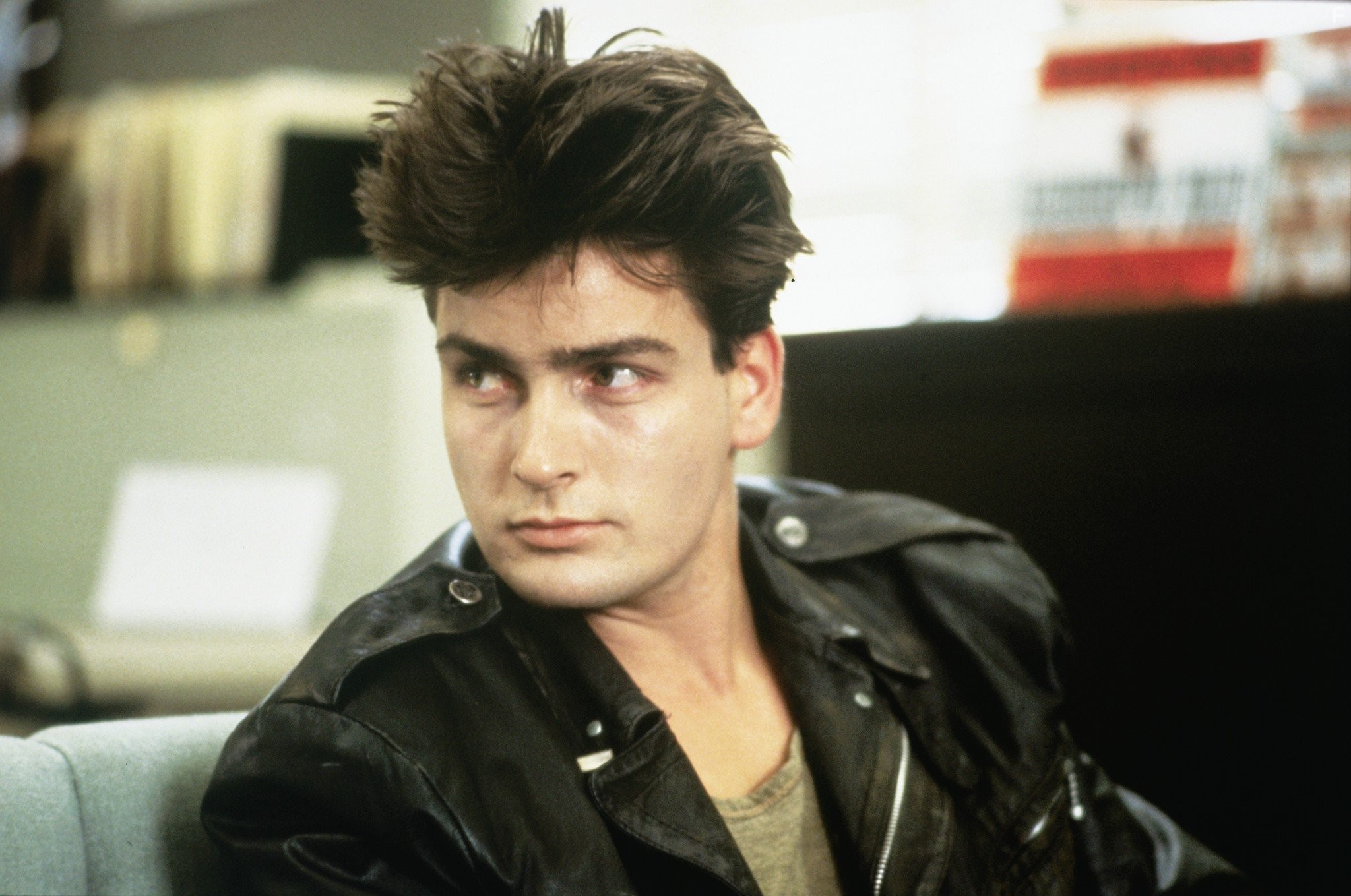 Charlie Sheen in Выходной день Ферриса Бьюллера (1986)