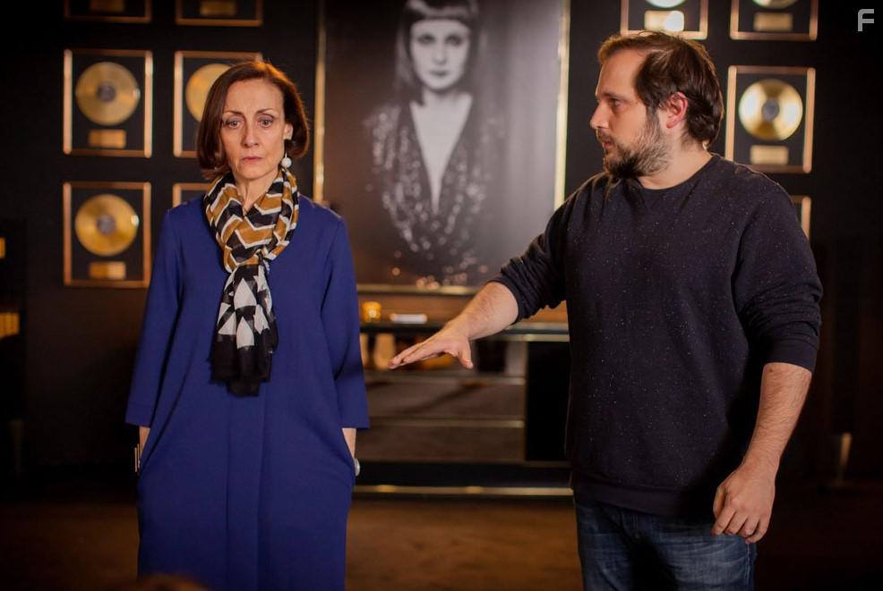 Carme Elias and Carlos Vermut in Quin te cantar (2018)