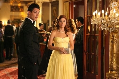 JoAnna Garcia Swisher and Brian Hallisay in Избалованные (2008)