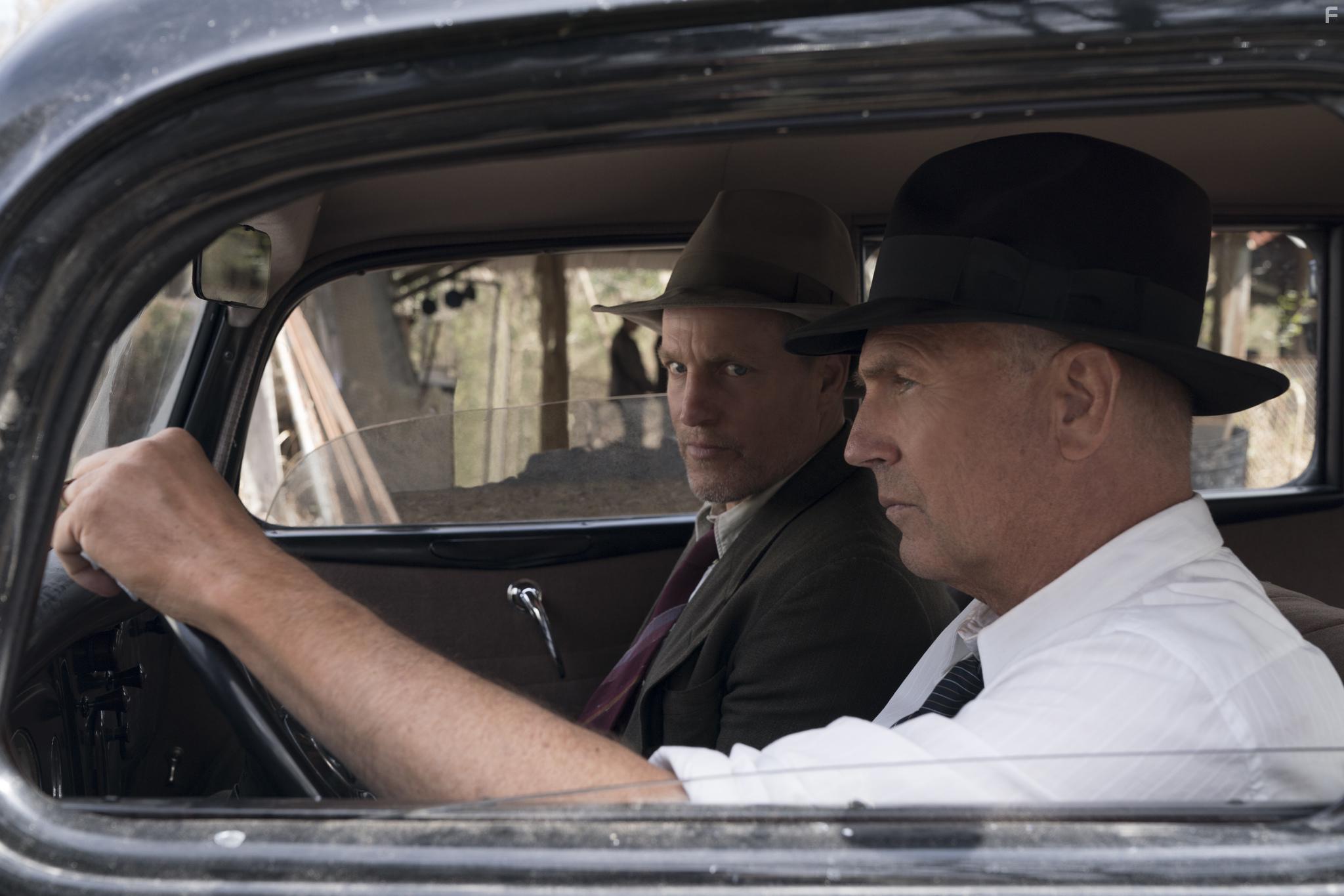 Kevin Costner and Woody Harrelson in The Highwaymen (2019)