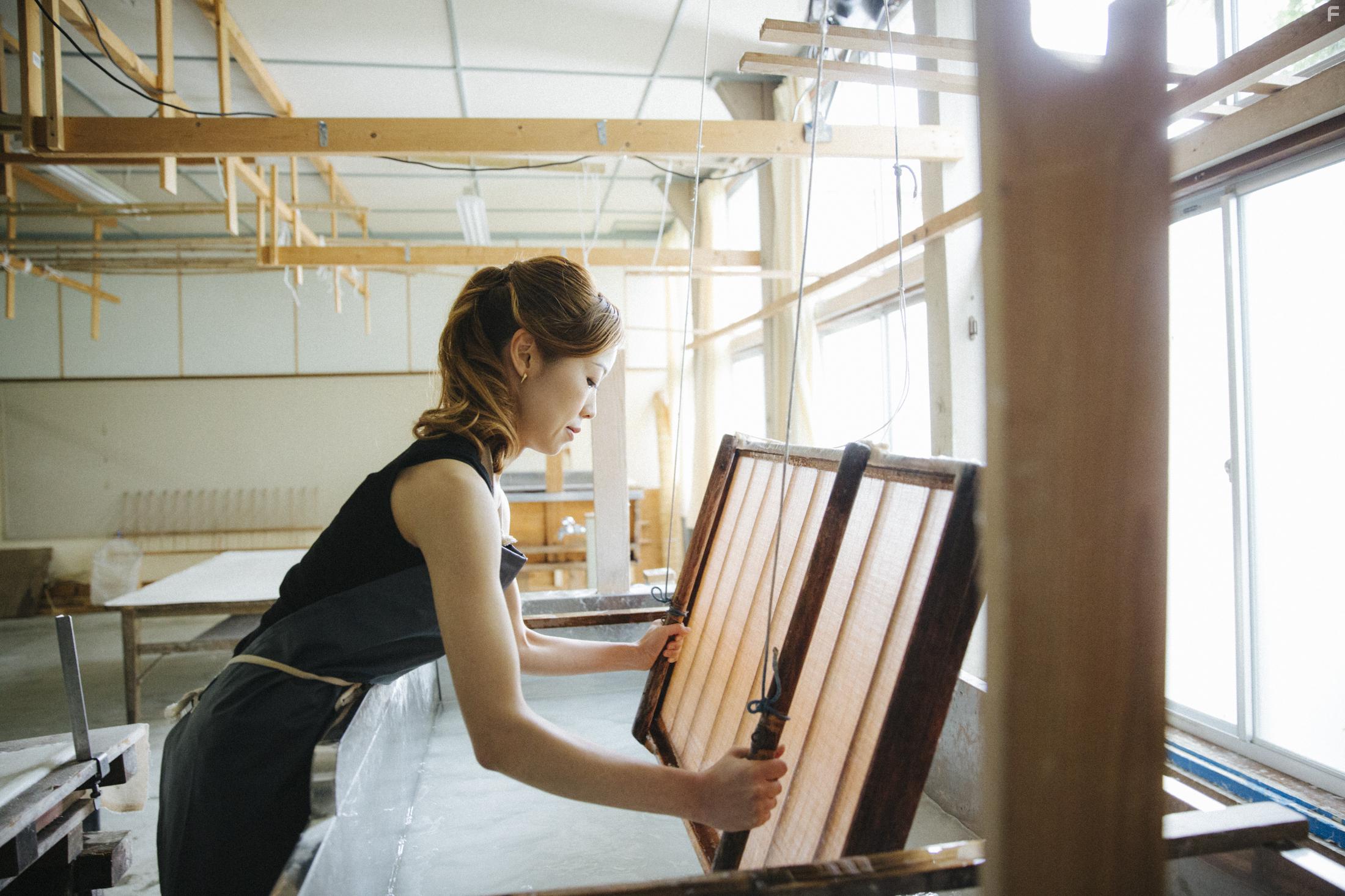 Nahoko Kojima in Takumi: A 60,000 Hour Story On the Survival of Human Craft (2018)