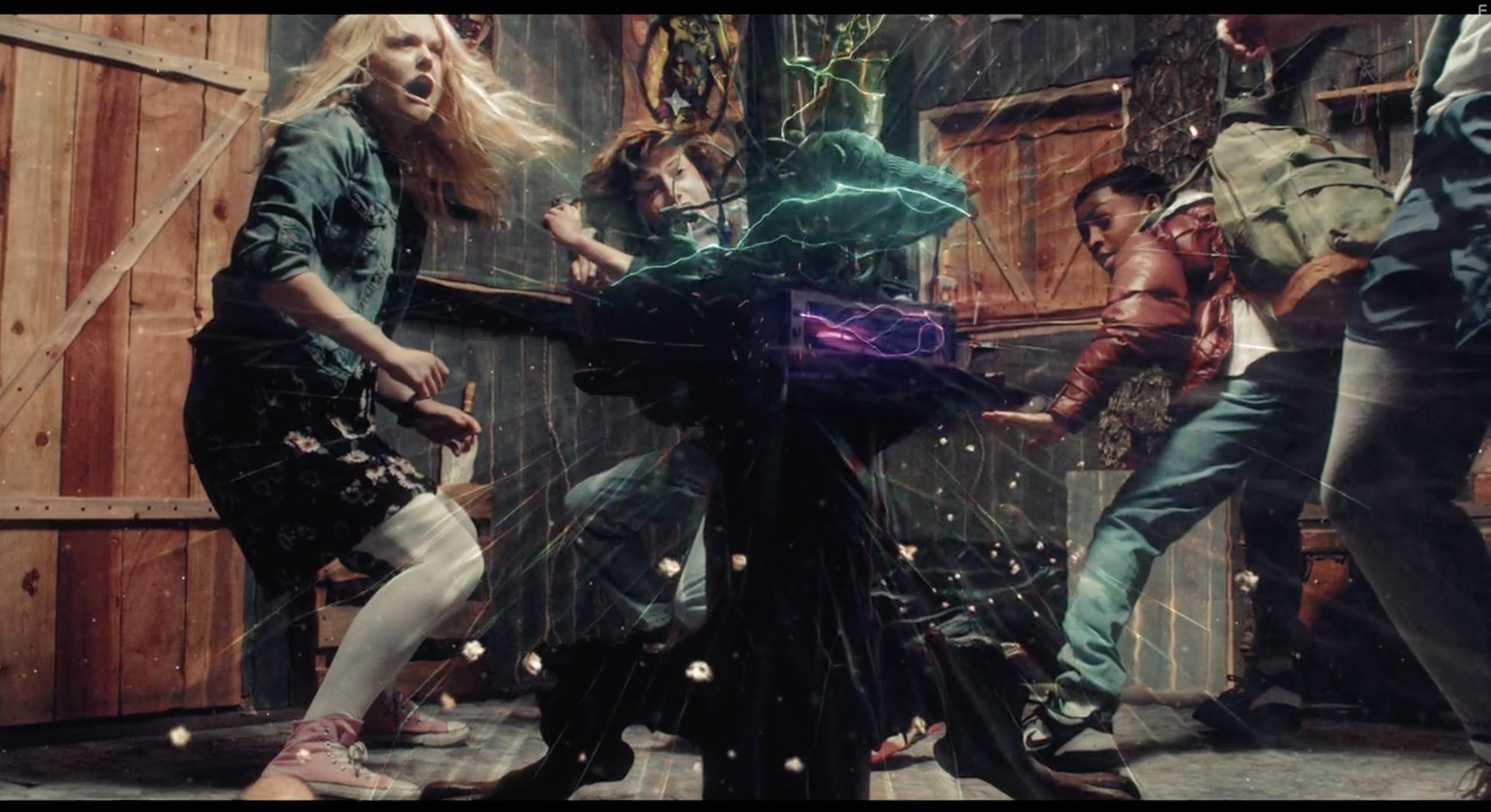 Emily Alyn Lind, Caleel Harris, and Steele Stebbins in Tree House Time Machine (2017)