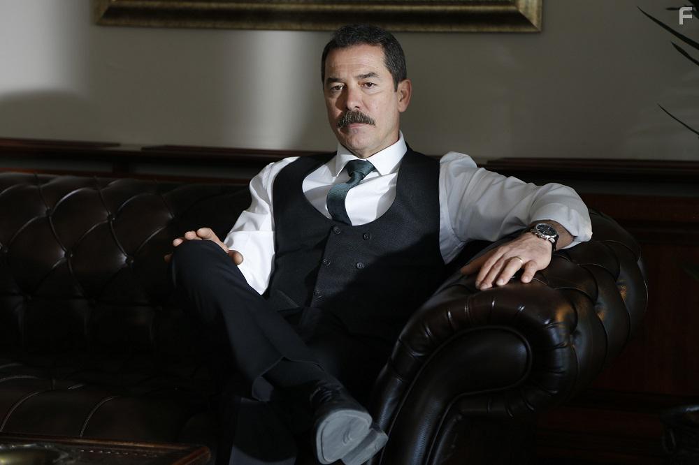 Fikret Kuskan in Zalim Istanbul: Episode #1.2 (2019)