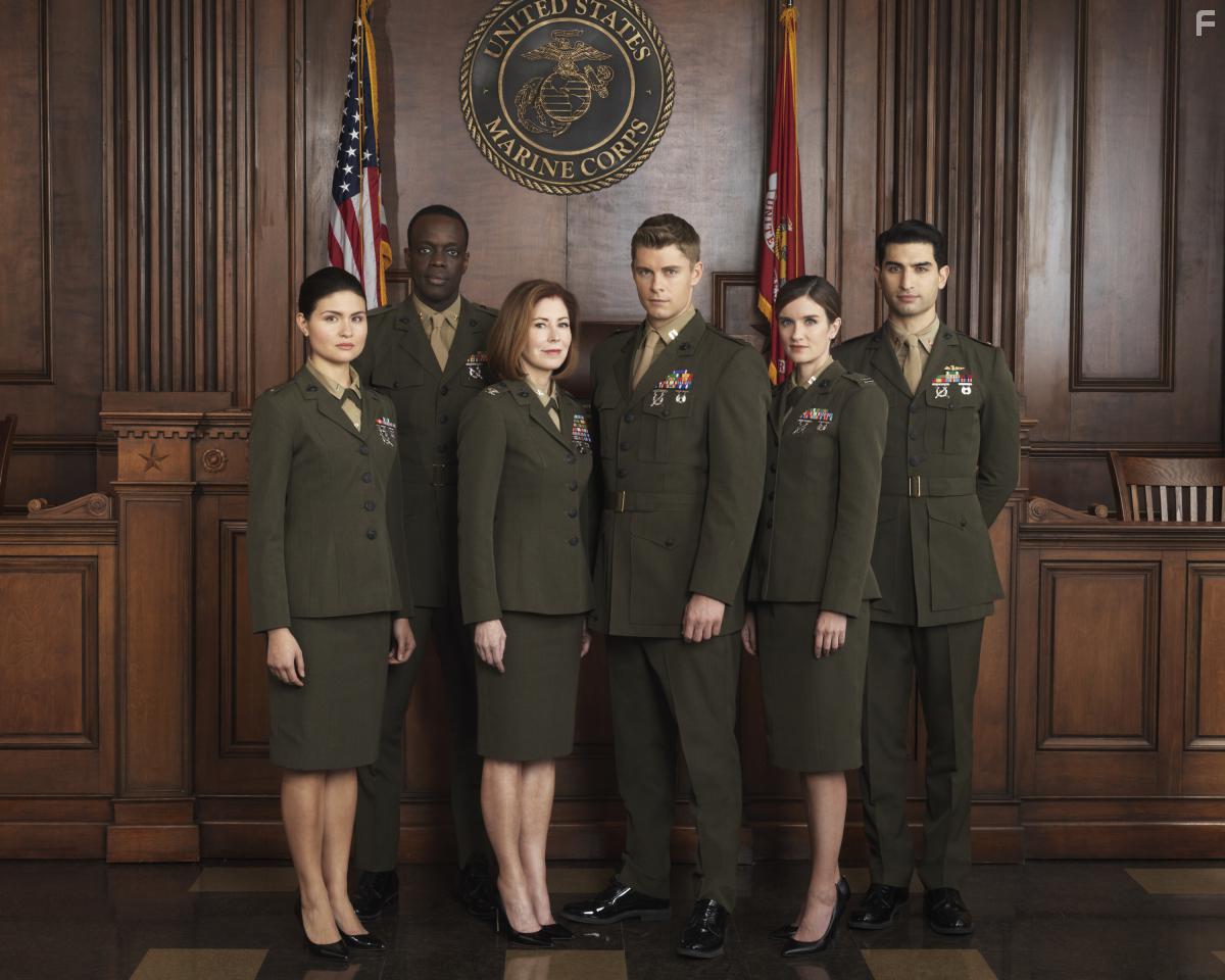 Dana Delany, Ato Essandoh, Luke Mitchell, Anna Wood, Raffi Barsoumian, and Phillipa Soo in The Code (2019)
