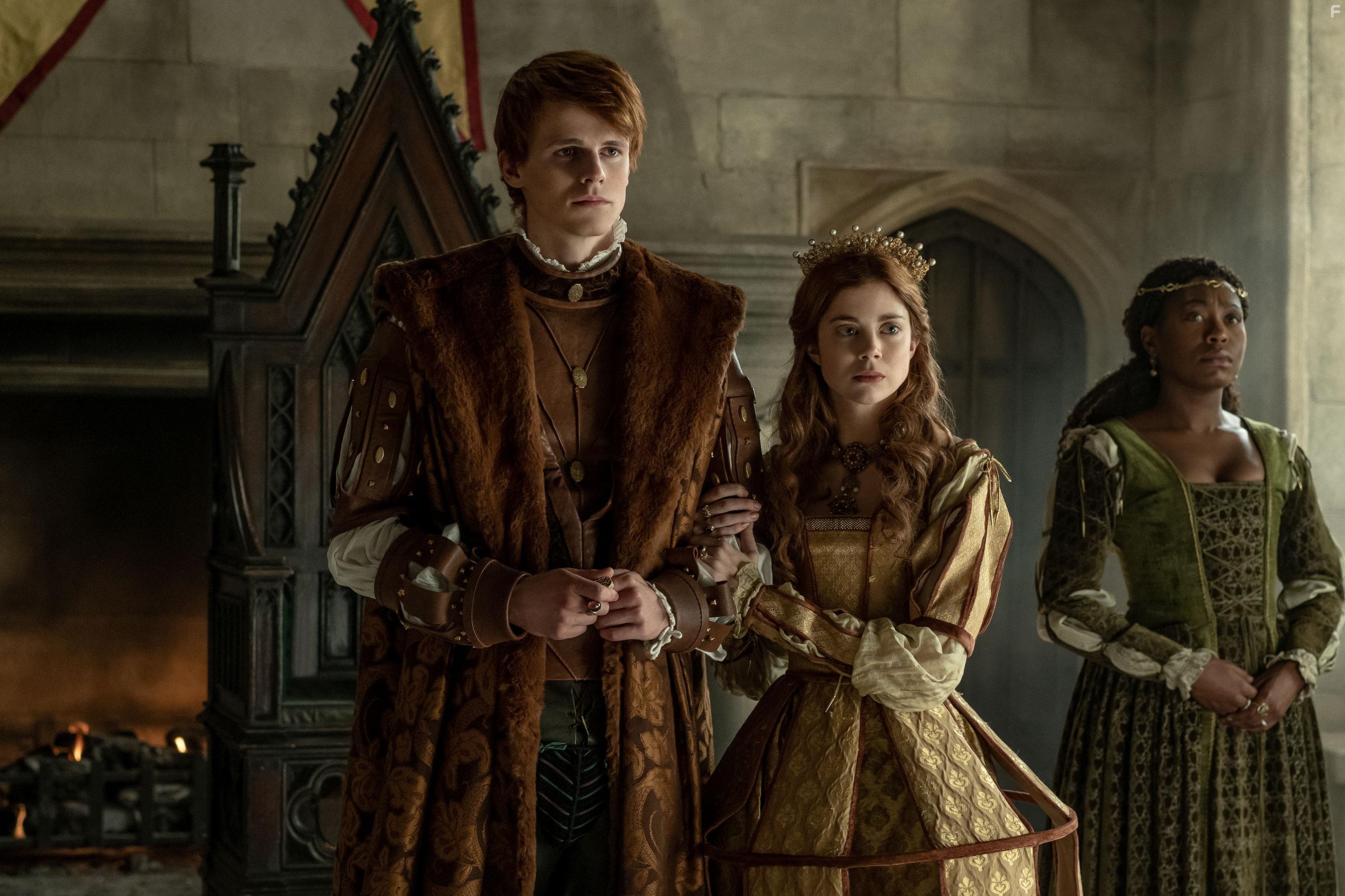Charlotte Hope, Ruairi O'Connor, and Stephanie Levi-John in The Spanish Princess (2019)