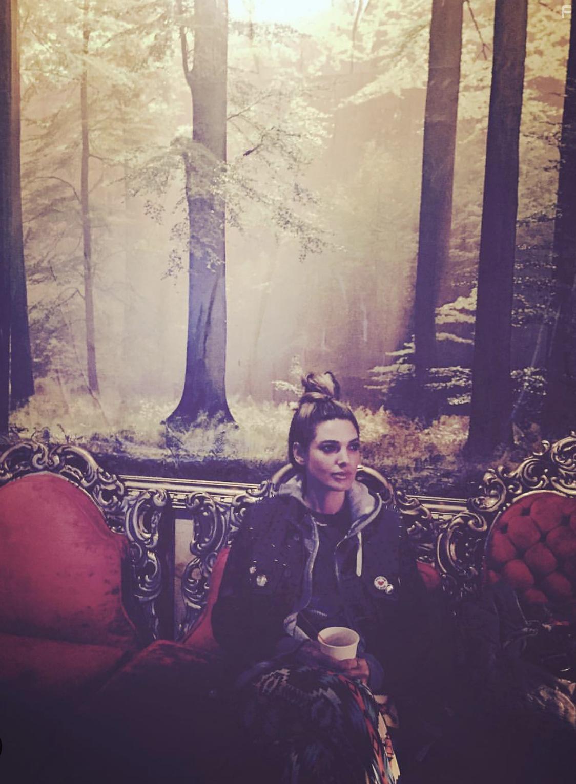 On the set of Deadly Inn