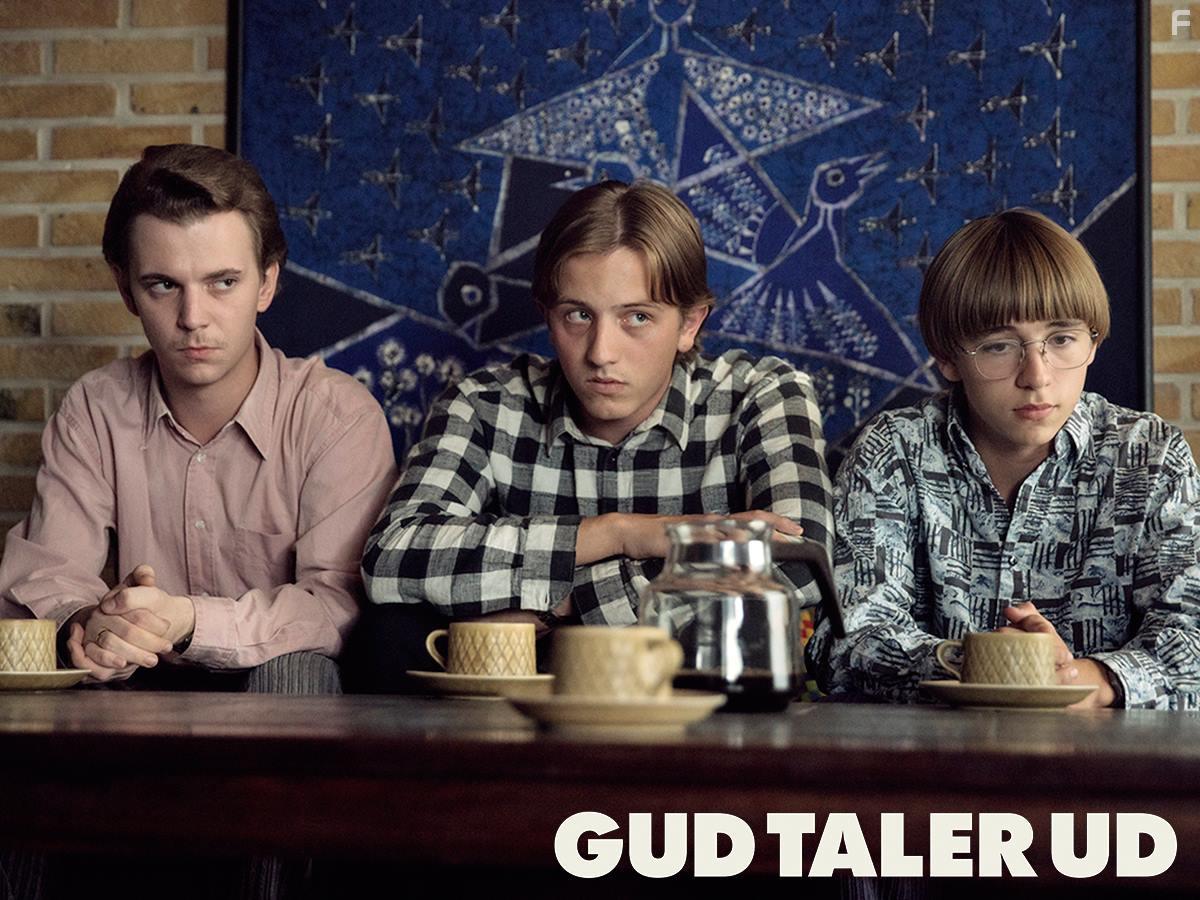 Marcus Sebastian Gert, Mads Langelund, and Clint Ruben in Gud taler ud (2017)