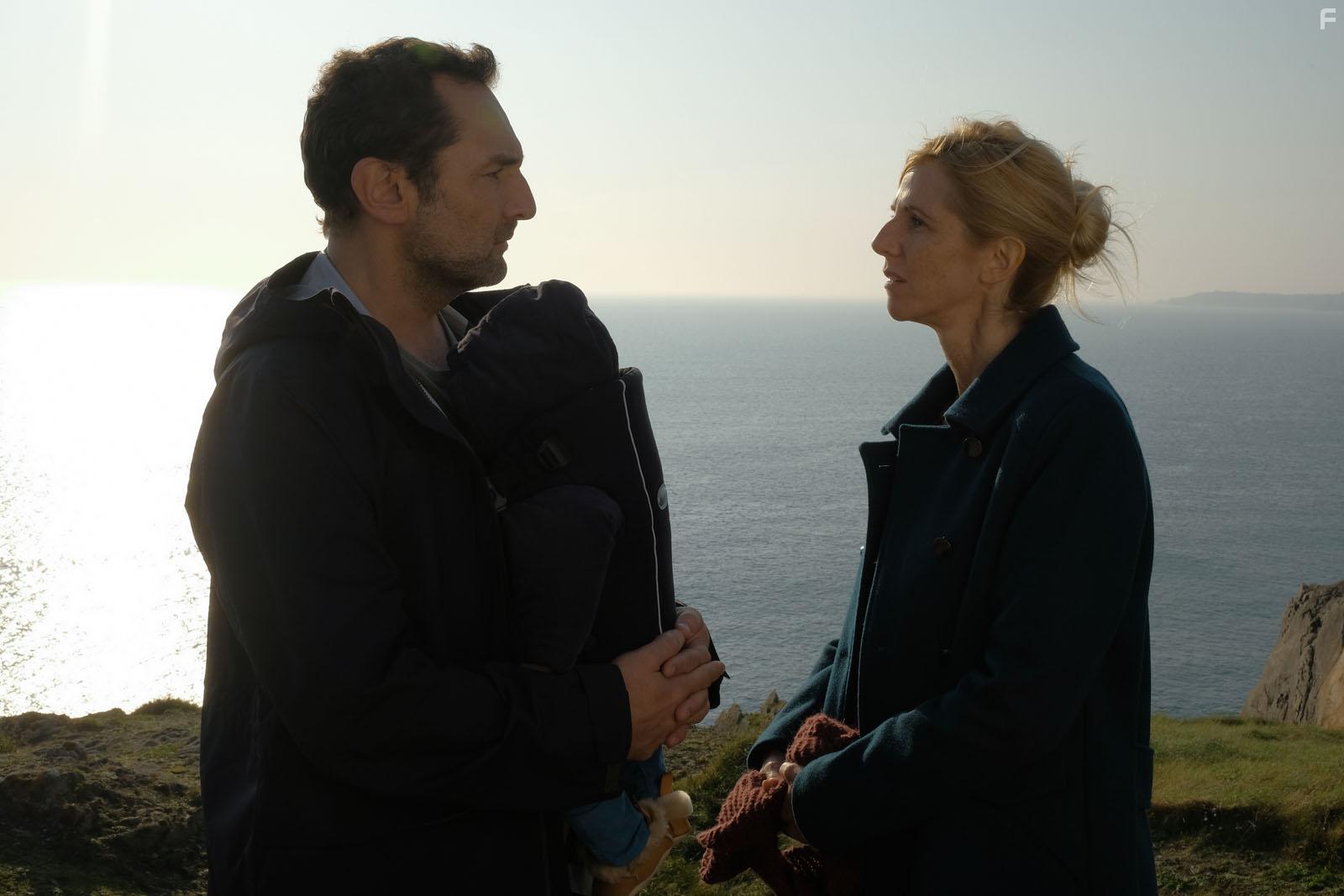 Sandrine Kiberlain and Gilles Lellouche in Pupille (2018)