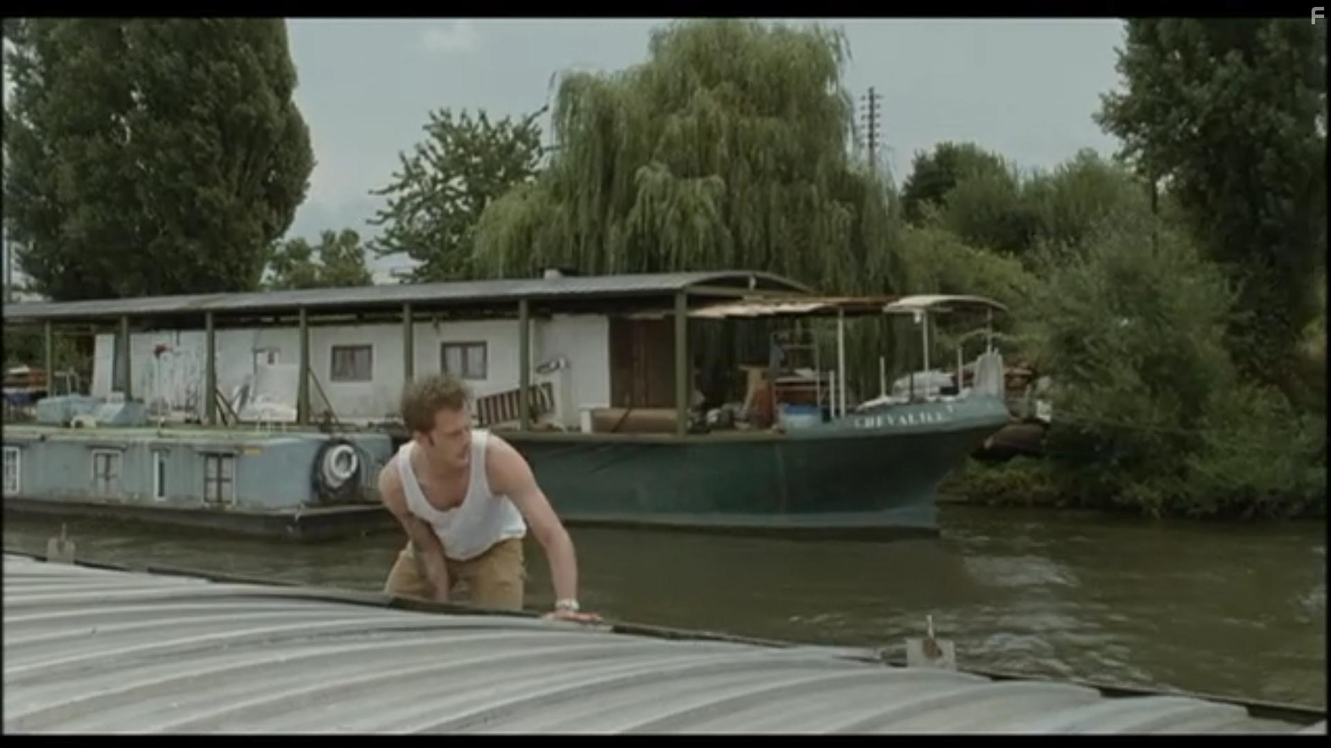 Nicolas Duvauchelle in La blonde aux seins nus (2010)