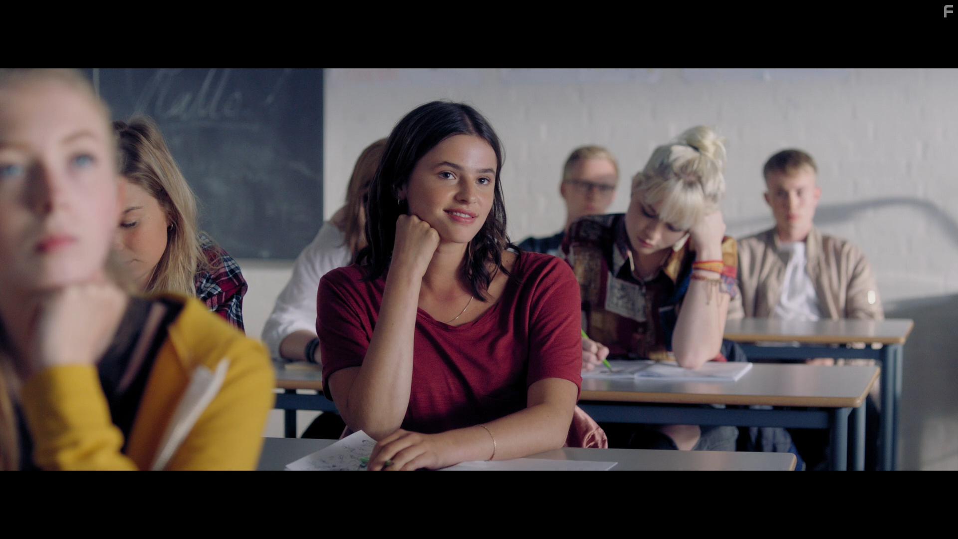 Marie Boda in Mens vi lever (2017)