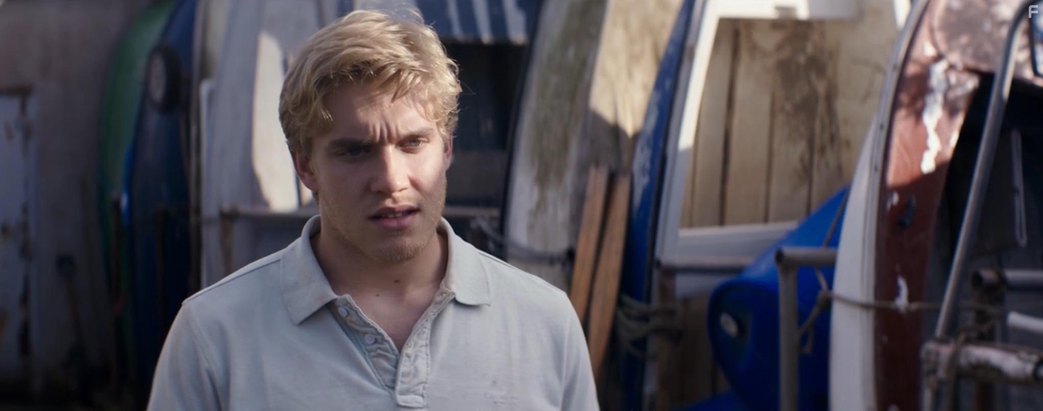 Bobby Lockwood in Mum's List (2016)