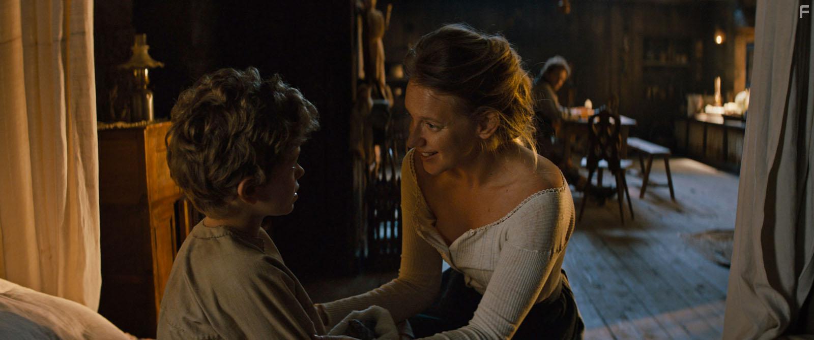 Ludivine Sagnier and Maleaume Paquin in Rmi sans famille (2018)