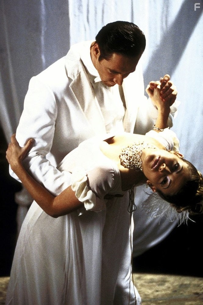 Kam Heskin and Phillip MacKenzie in Блэкджек (1998)