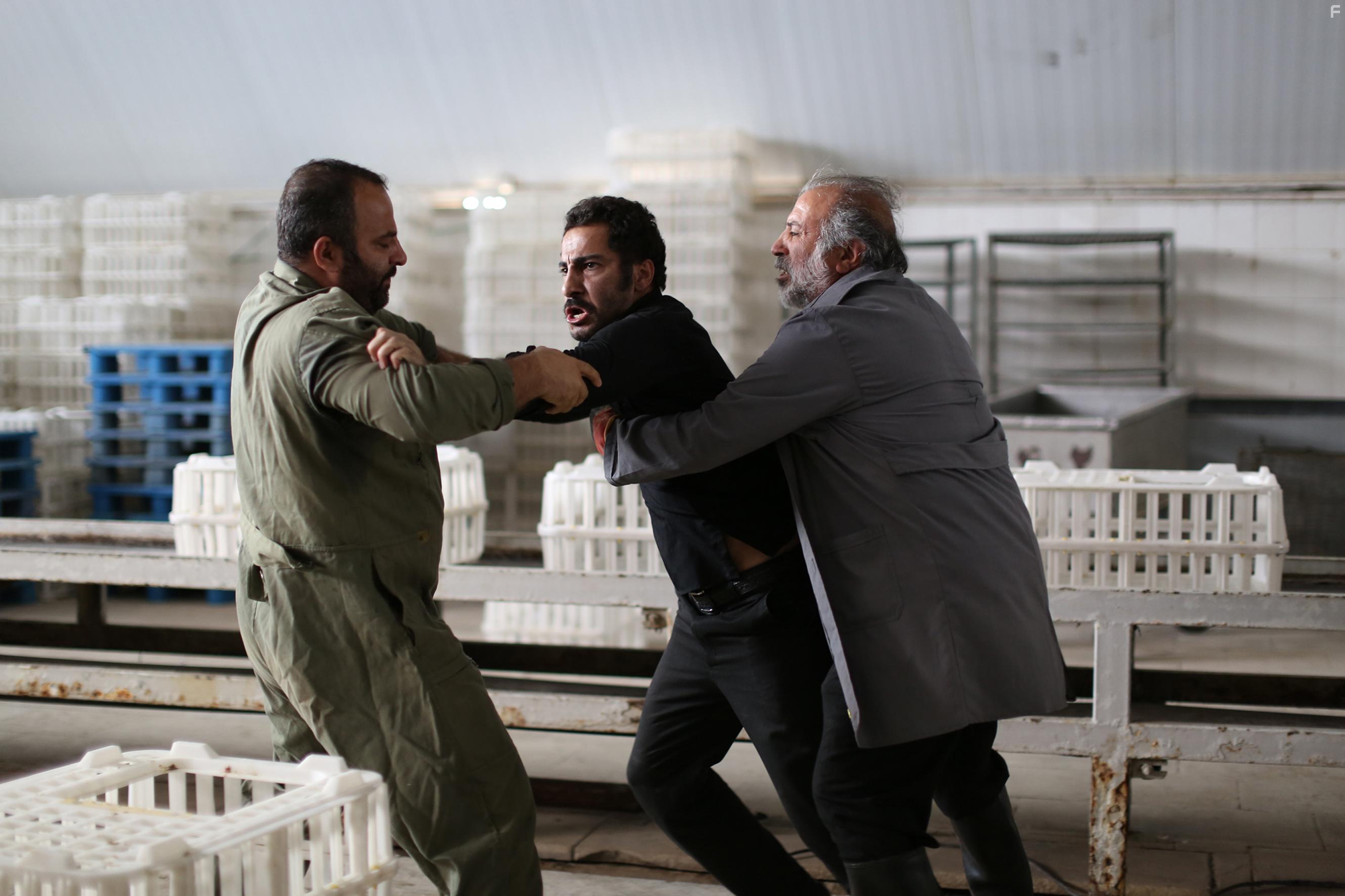 Navid Mohammadzadeh in No Date, No Sign (2017)