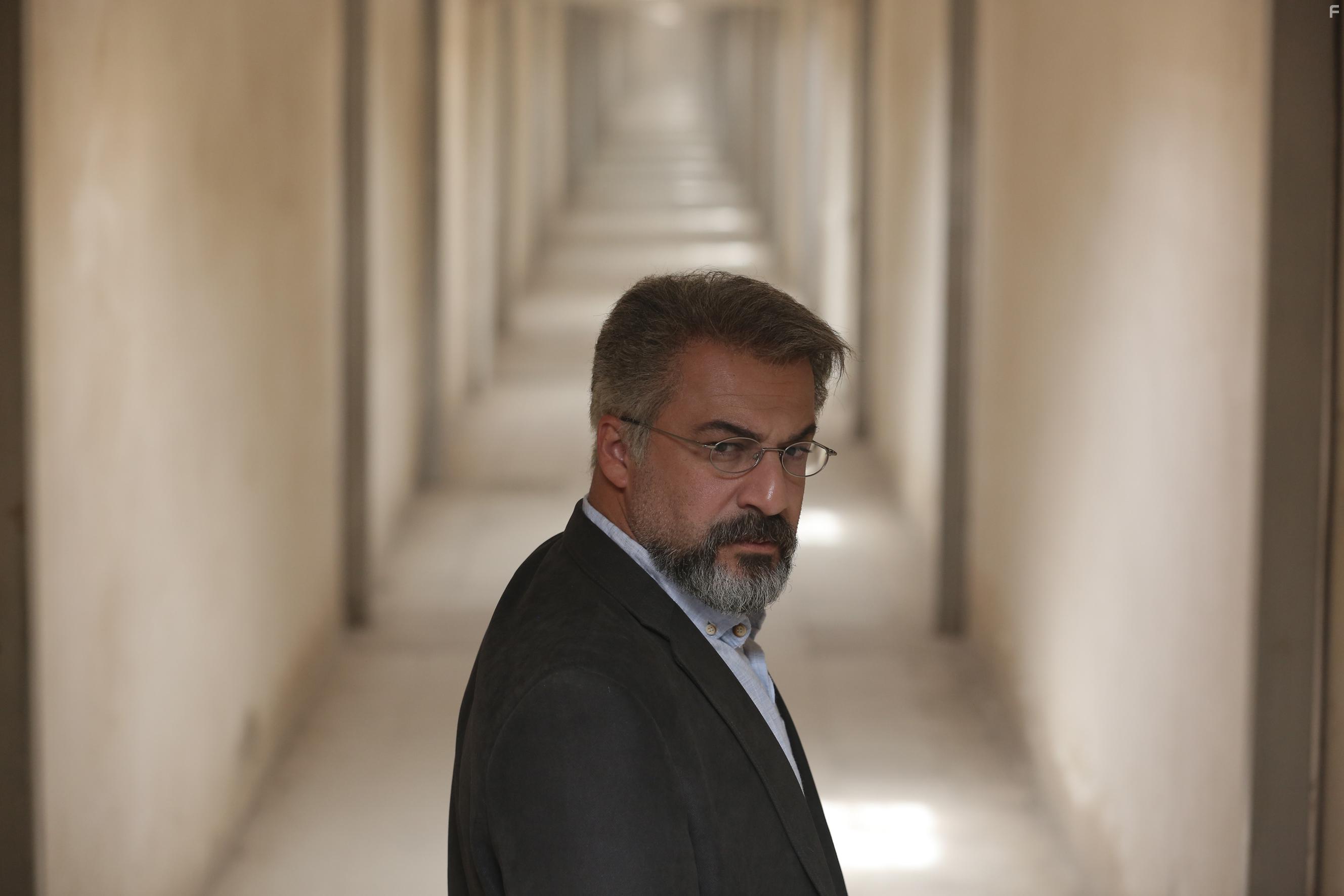 Amir Aghaee in No Date, No Sign (2017)