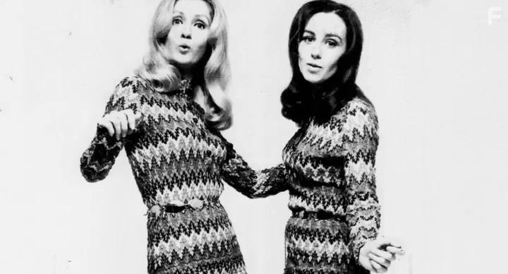 Patt Stanton Gjonola and Sandi Freeman in Bathtubs Over Broadway (2018)