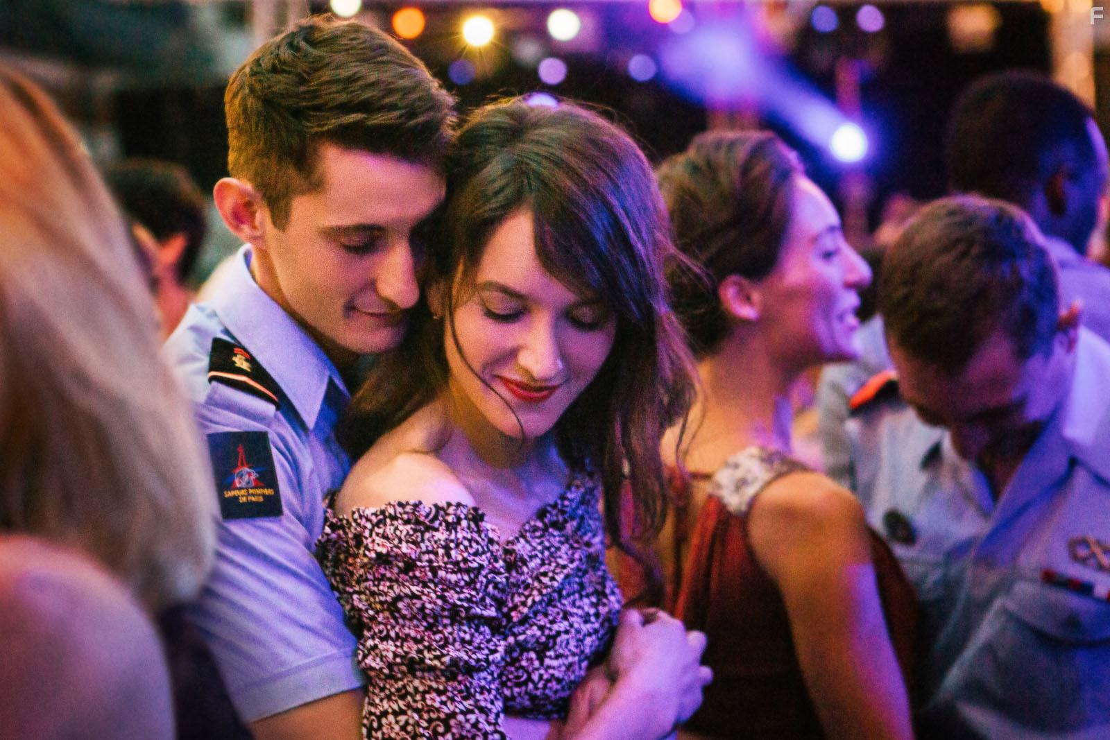 Anas Demoustier and Pierre Niney in Sauver ou prir (2018)