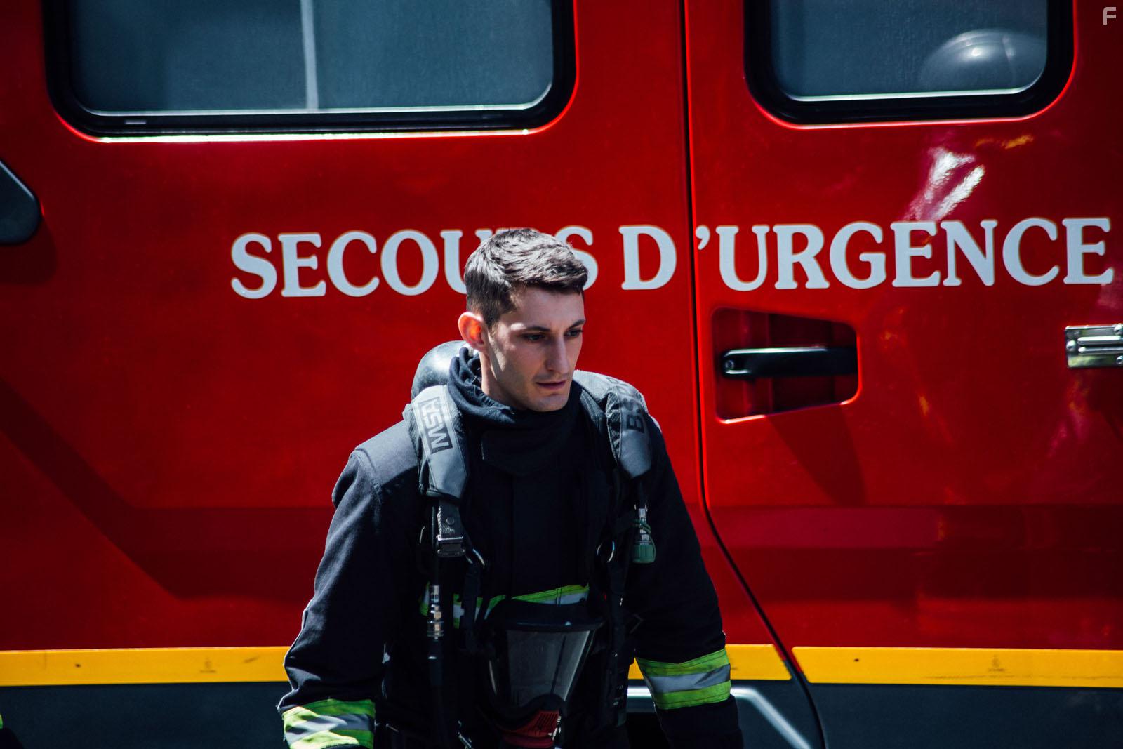 Pierre Niney in Sauver ou prir (2018)