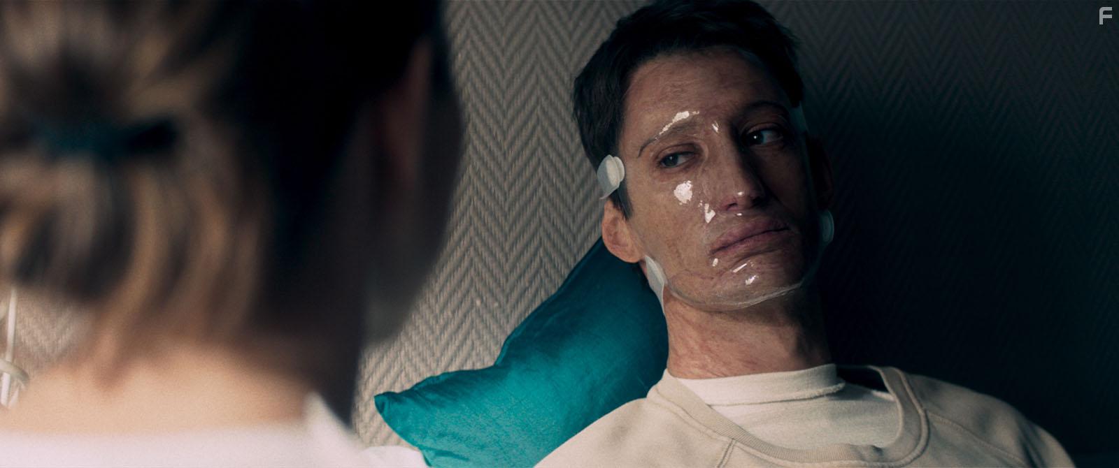 Pierre Niney in Sauver ou prir (2018)