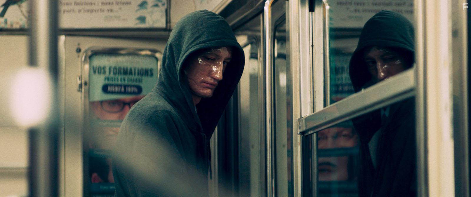 Pierre Niney in Sauver ou prir (2018)