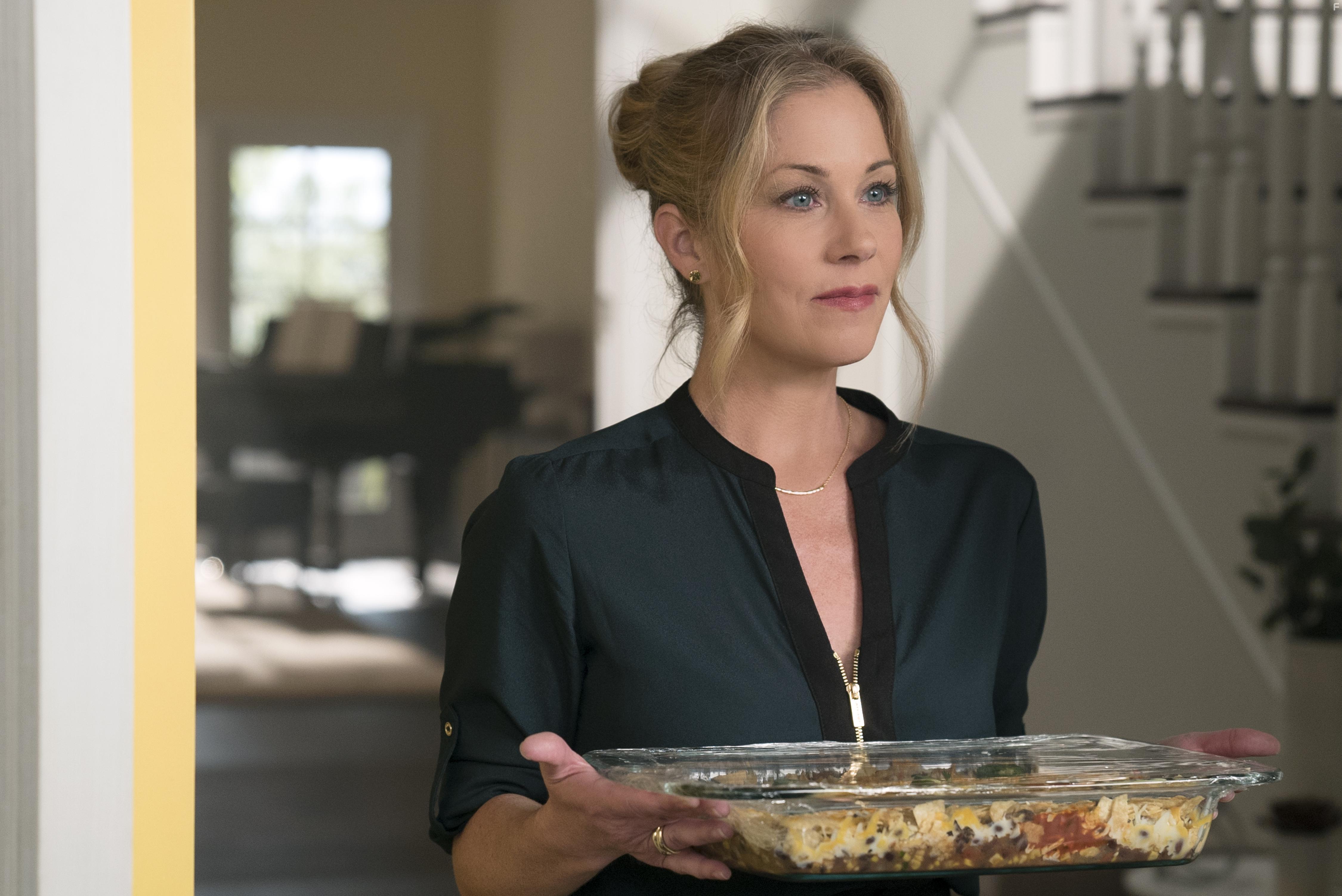 Christina Applegate in Dead to Me (2019)