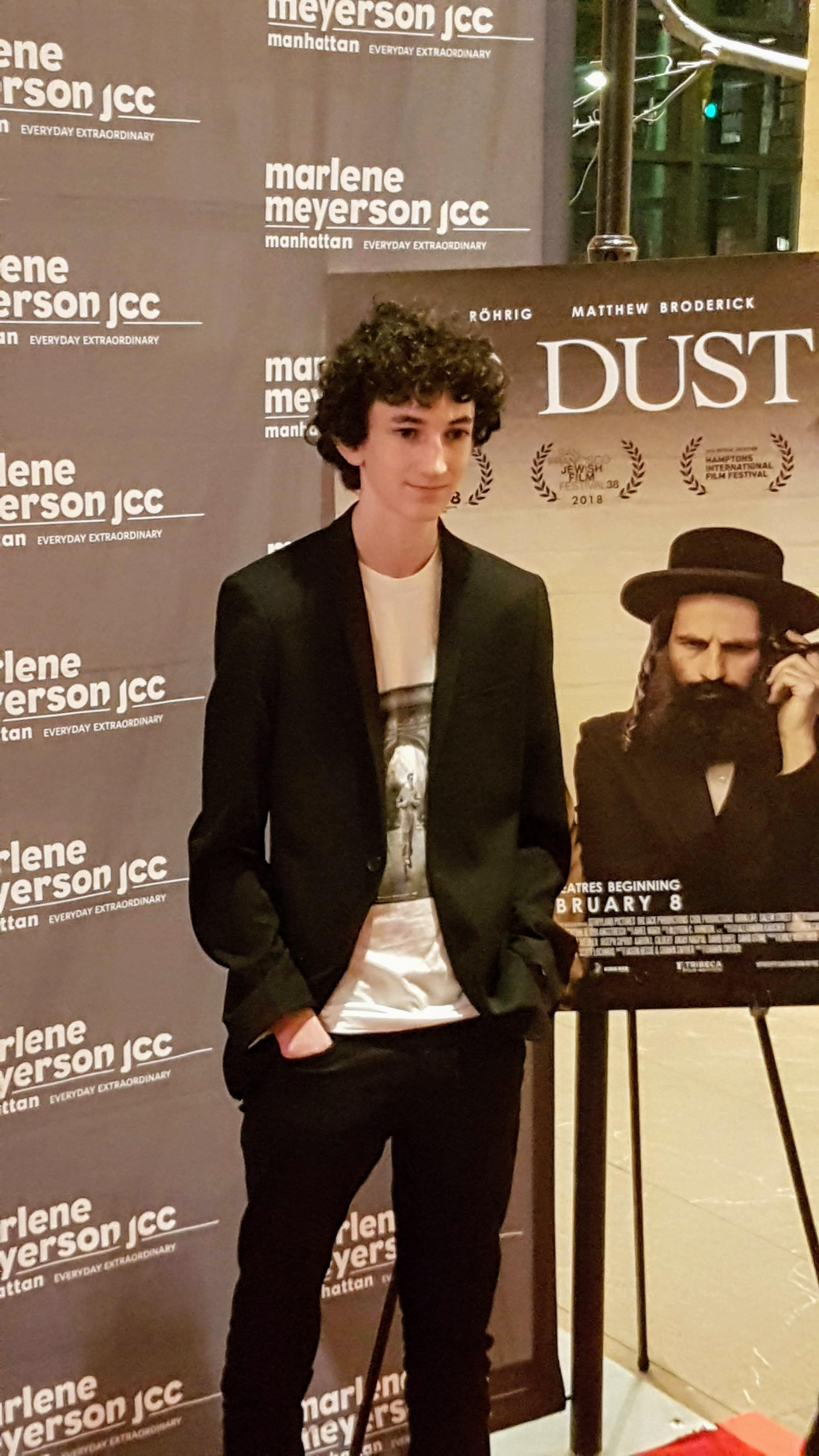 Leo Heller in To Dust (2018)