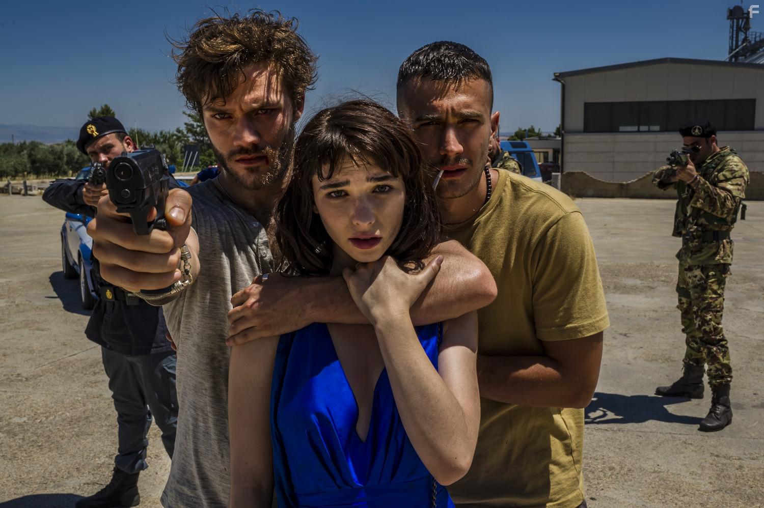 Lorenzo Richelmy, Eugenio Franceschini, and Matilda De Angelis in Una vita spericolata (2018)