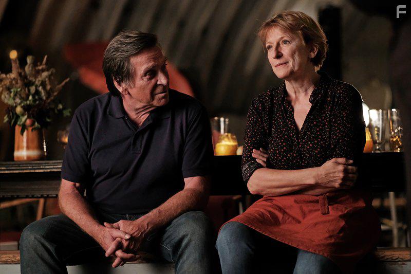 Dagmar Manzel and Elmar Wepper in Grner wird's nicht, sagte der Grtner und flog davon (2018)