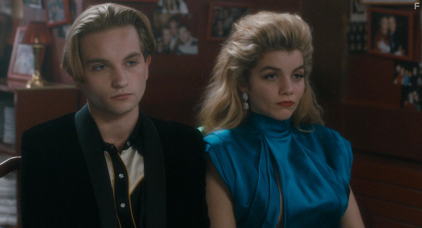 Galata Bellugi and Lukas Ionesco in Une jeunesse dore (2019)