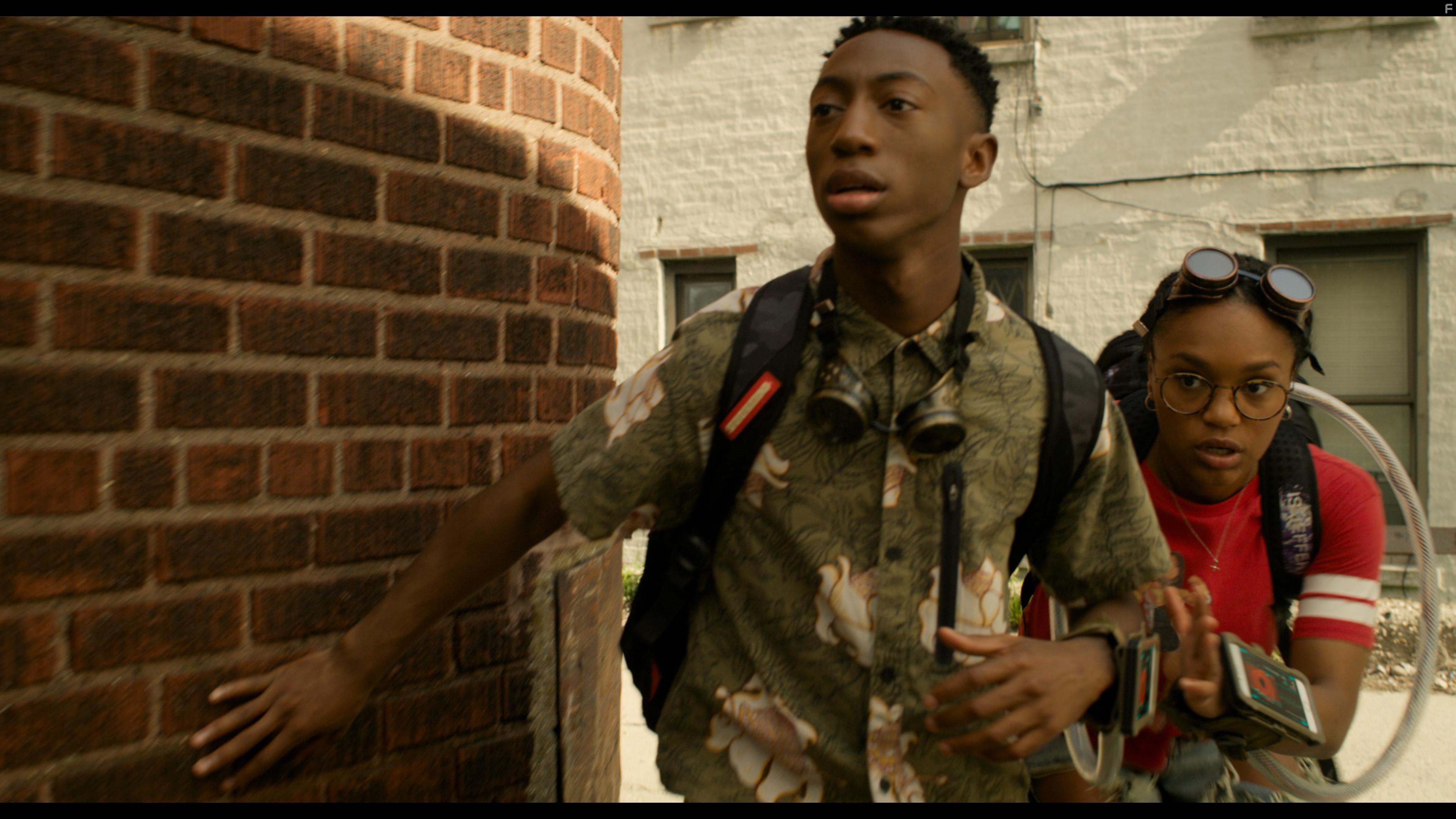 Eden Duncan-Smith and Dante Crichlow in See You Yesterday (2019)