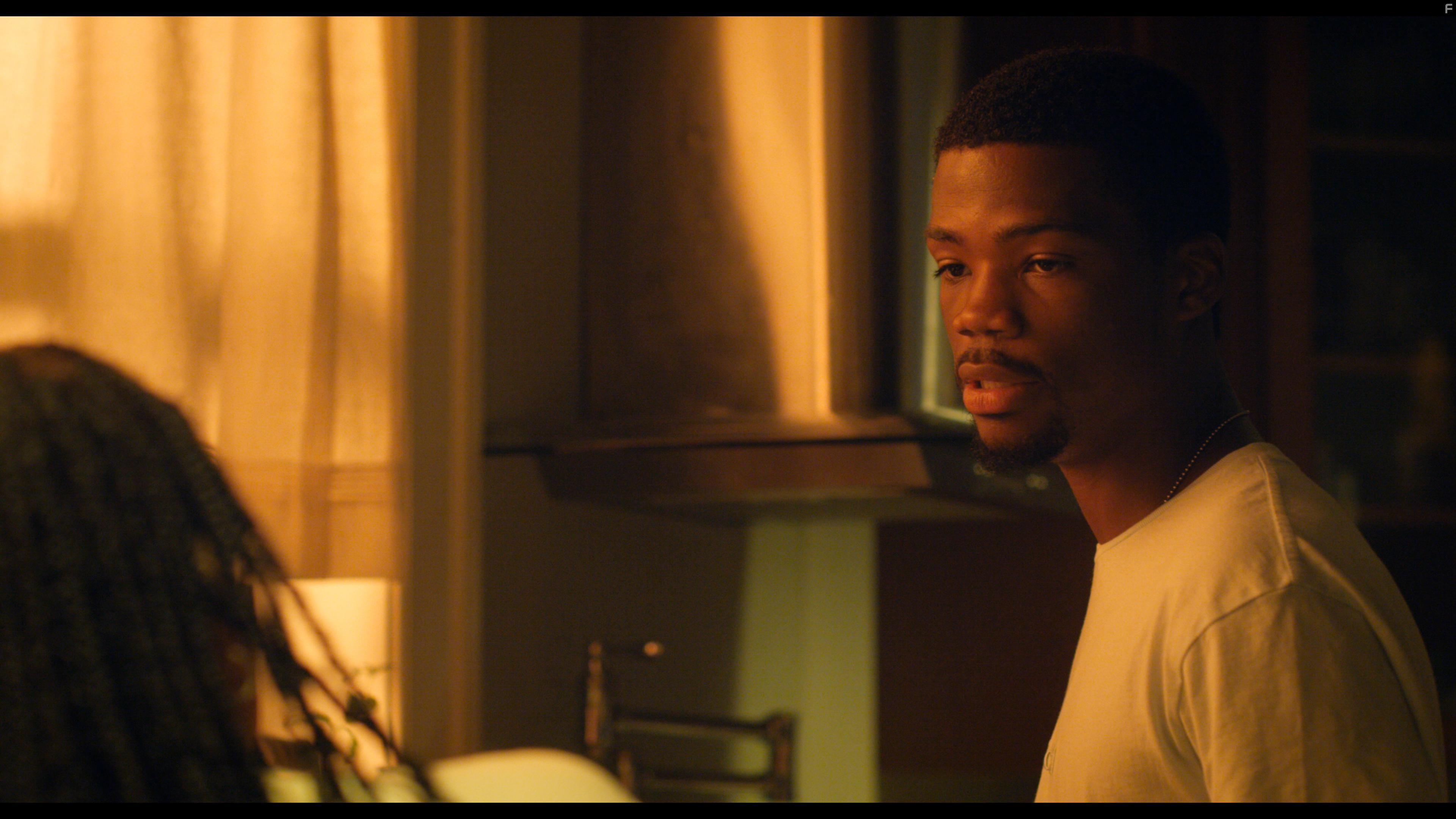 Astro and Eden Duncan-Smith in See You Yesterday (2019)