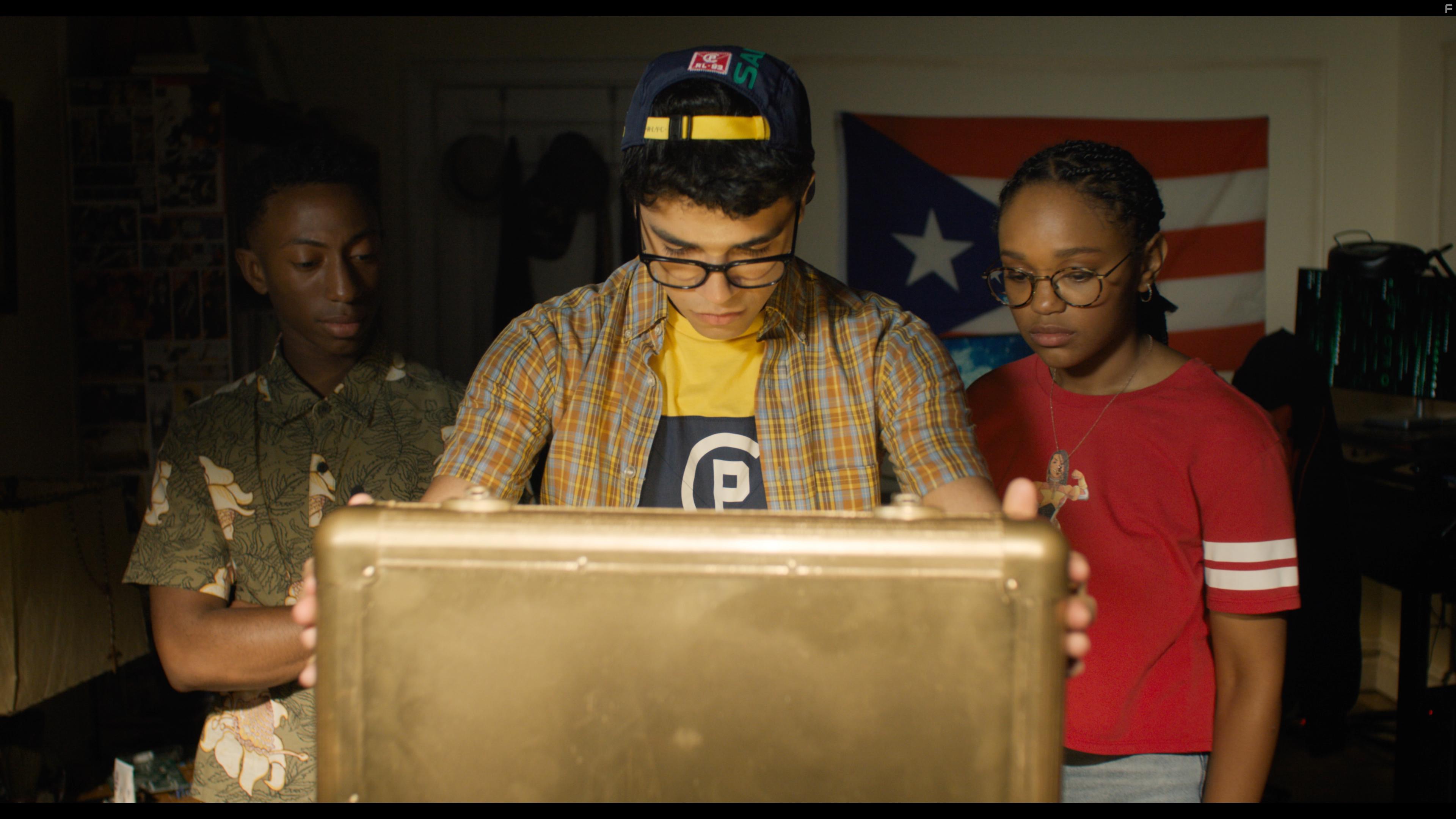 Eden Duncan-Smith and Dante Crichlow in See You Yesterday (2019)