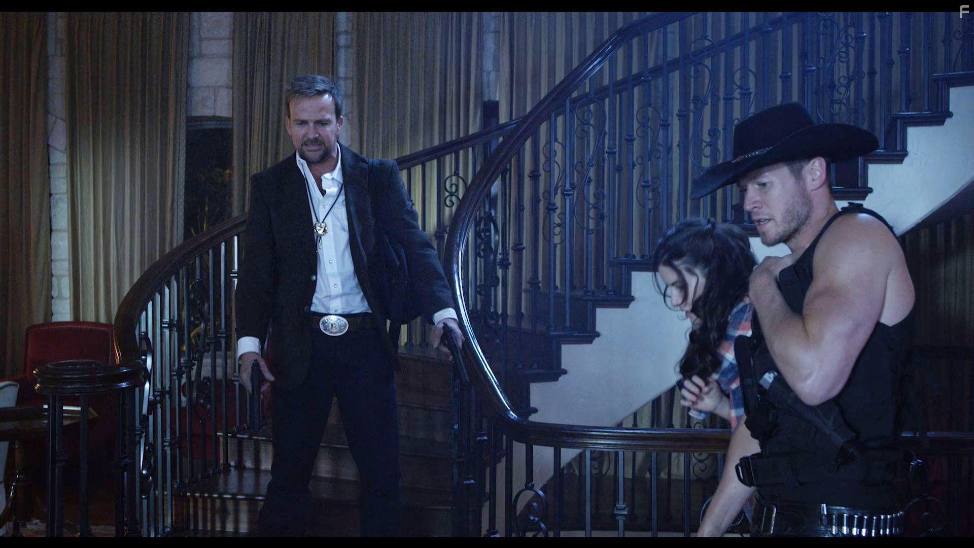 Sean Patrick Flanery, Chad Michael Collins, and Chelsea Edmundson in Howlers (2018)