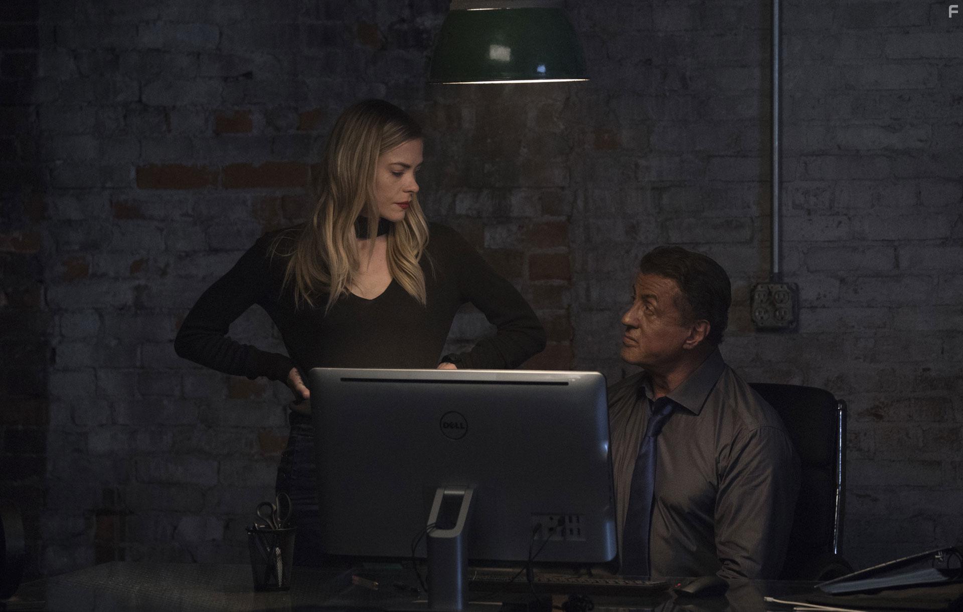Sylvester Stallone and Jaime King in Escape Plan: The Extractors (2019)