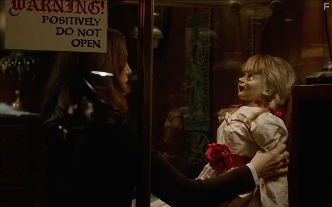 Vera Farmiga in Annabelle Comes Home (2019)