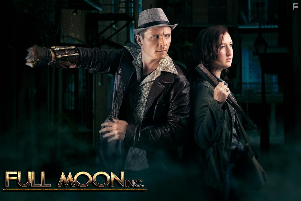 Khristian Fulmer and Erin Lilley in Night Hunters (2019)