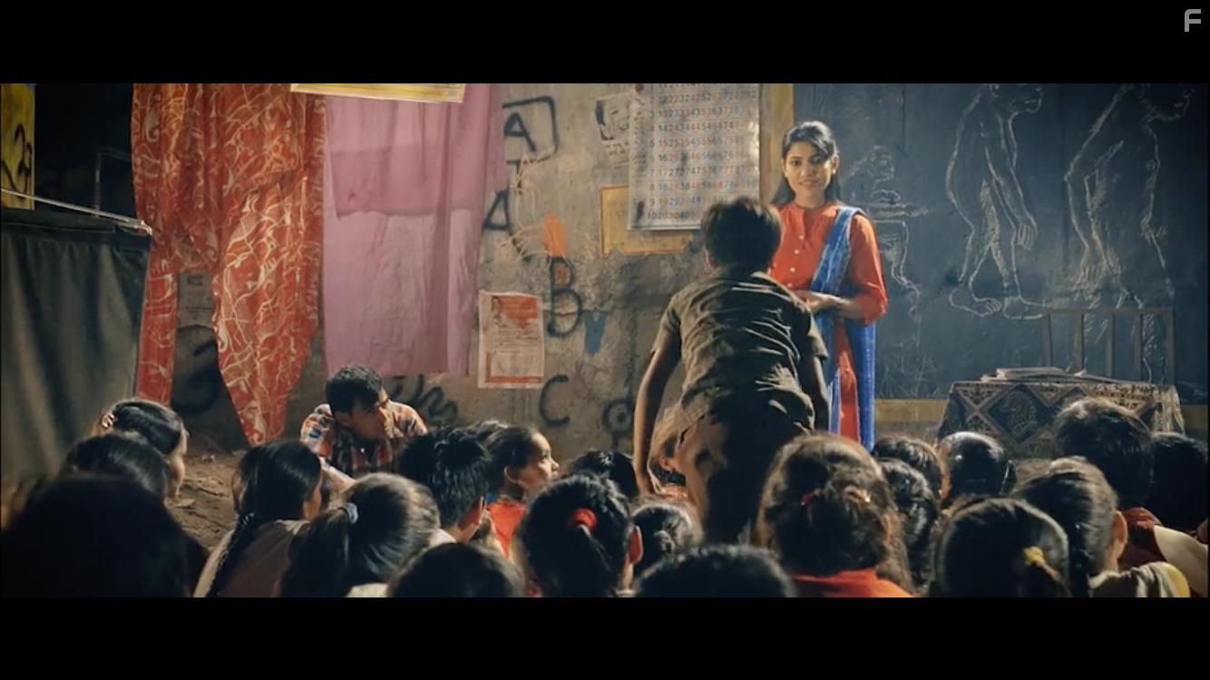 Hemany Verma in Halkaa (2018)