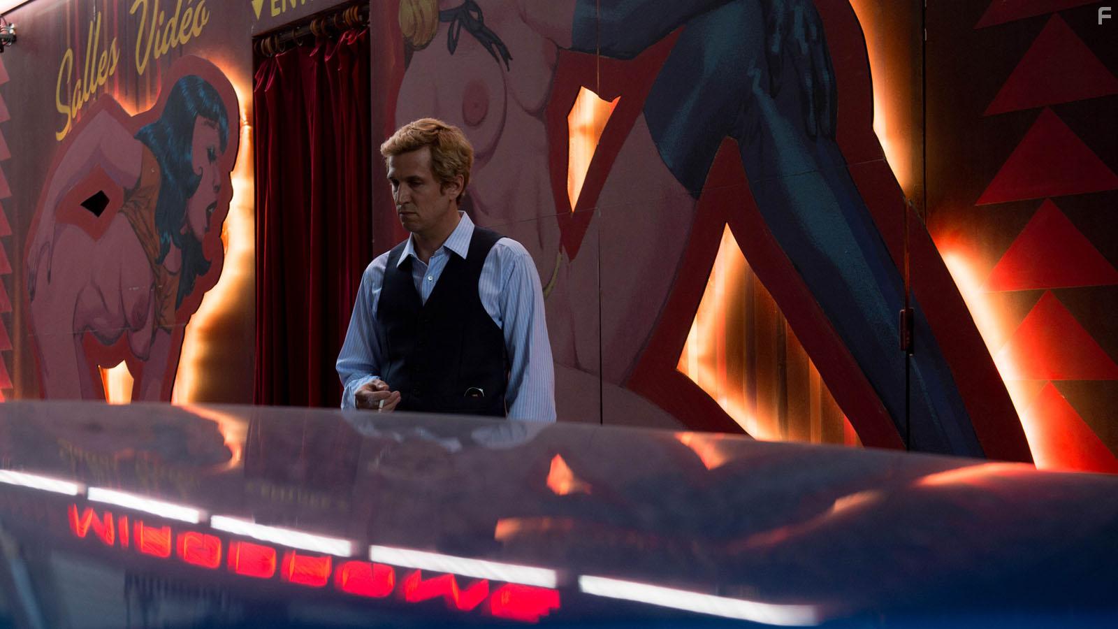 Guillaume Canet in L'amour est une fte (2018)