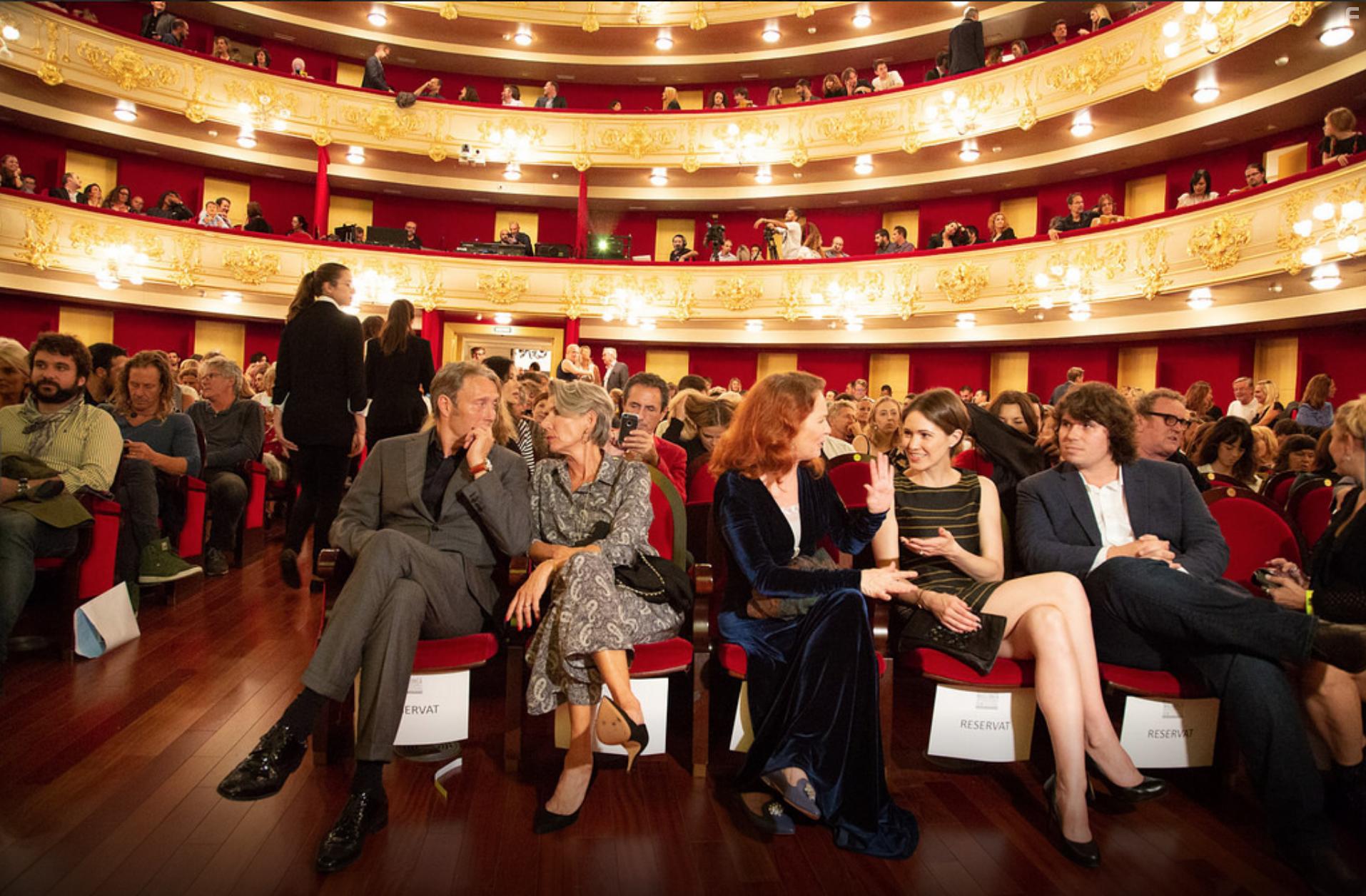 Melissa Leo, Mads Mikkelsen, Michael J. Gallagher, and Jana Winternitz in Funny Story (2018)