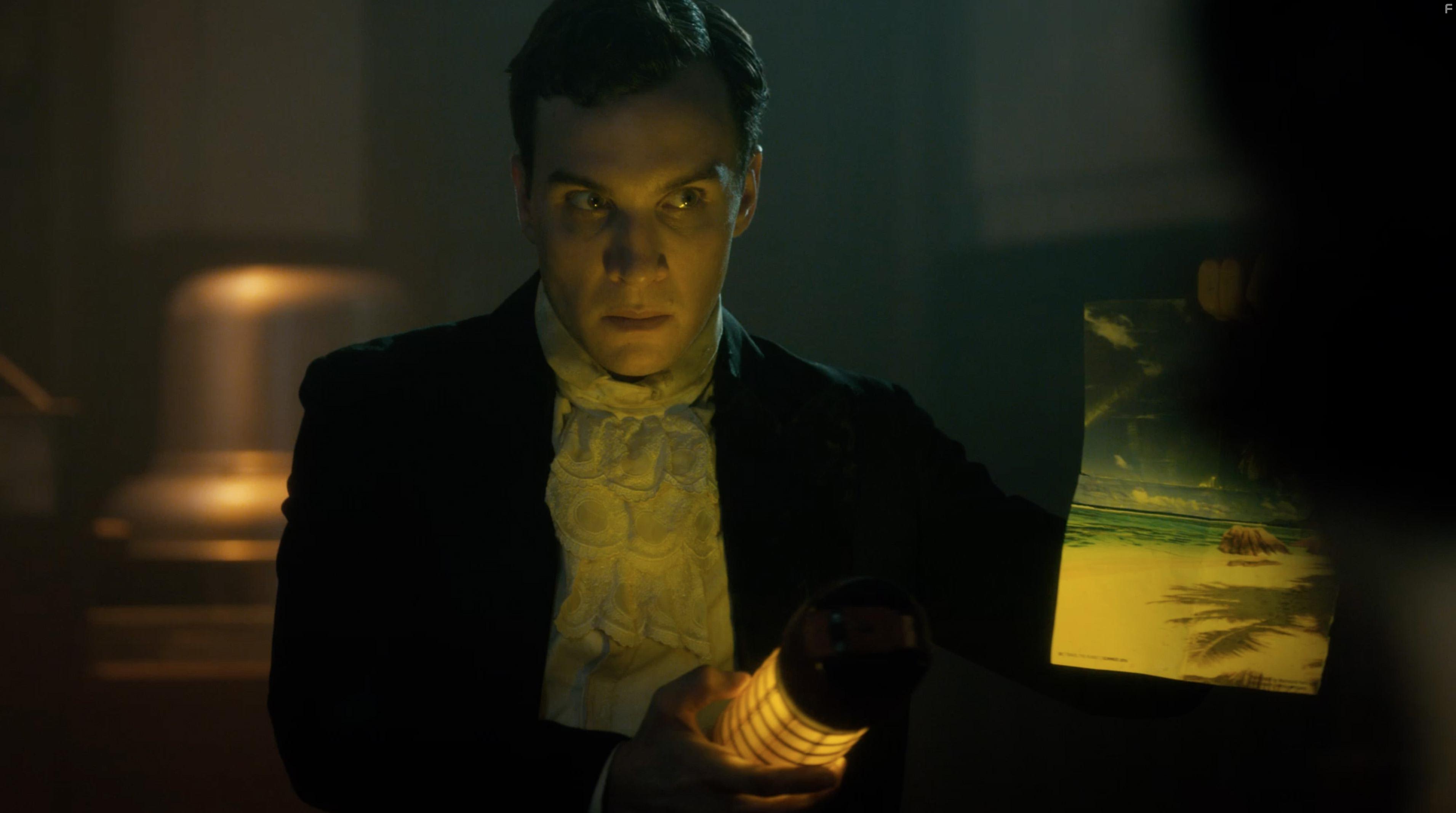 Ari Millen in Darken (2017)