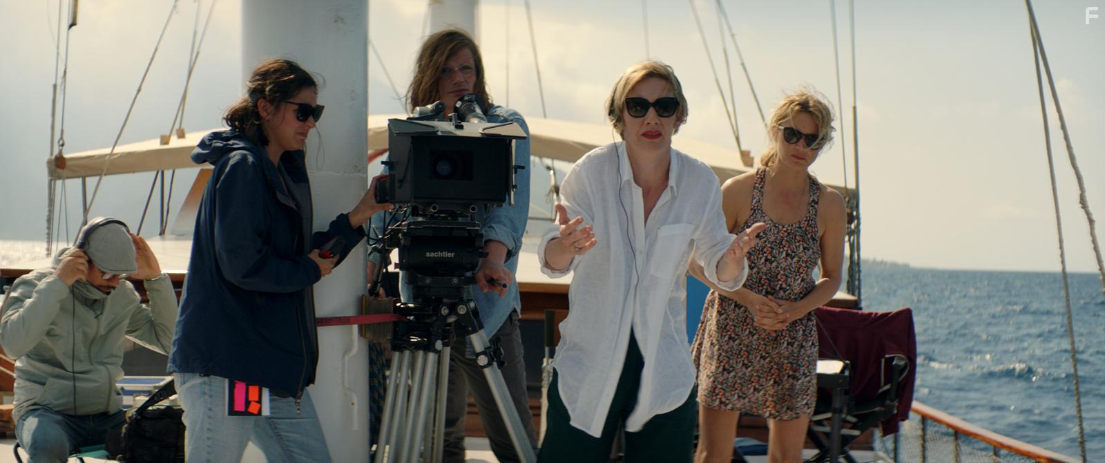 Sandra Hller and Virginie Efira in Sibyl (2019)