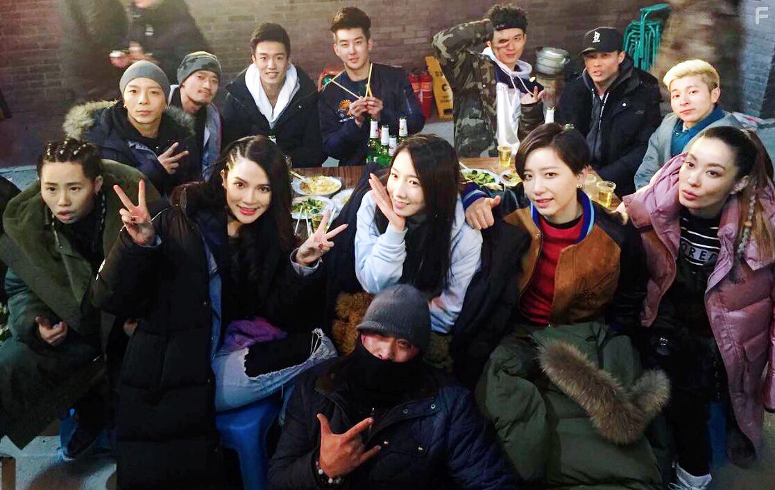 Ron Yuan, Zack Roberts, Yixuan Zhou, Jingxing Huang, Meiqi Meng, and Bobo in Step Up China (2019)