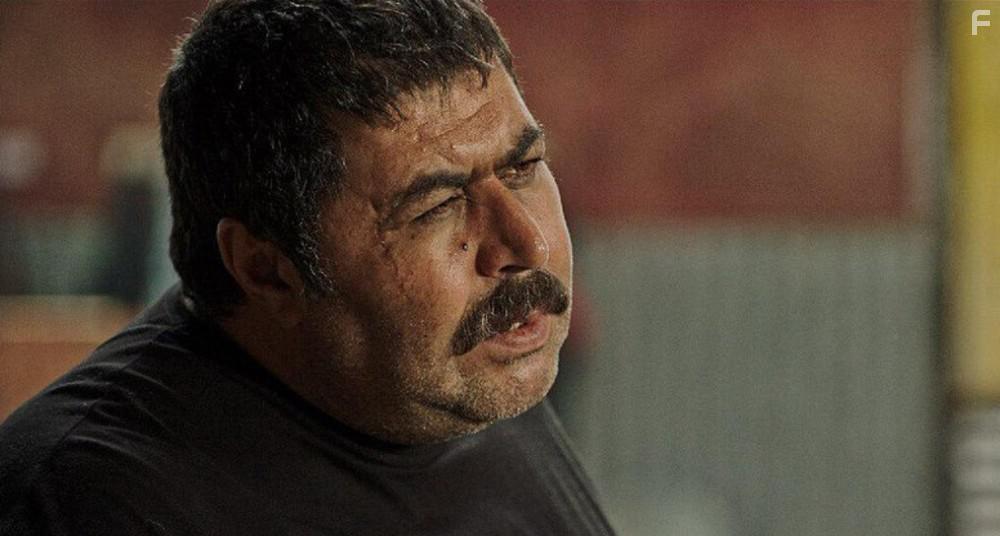 Farhad Aslani in Maghzhaye Koochake Zang Zadeh (2018)