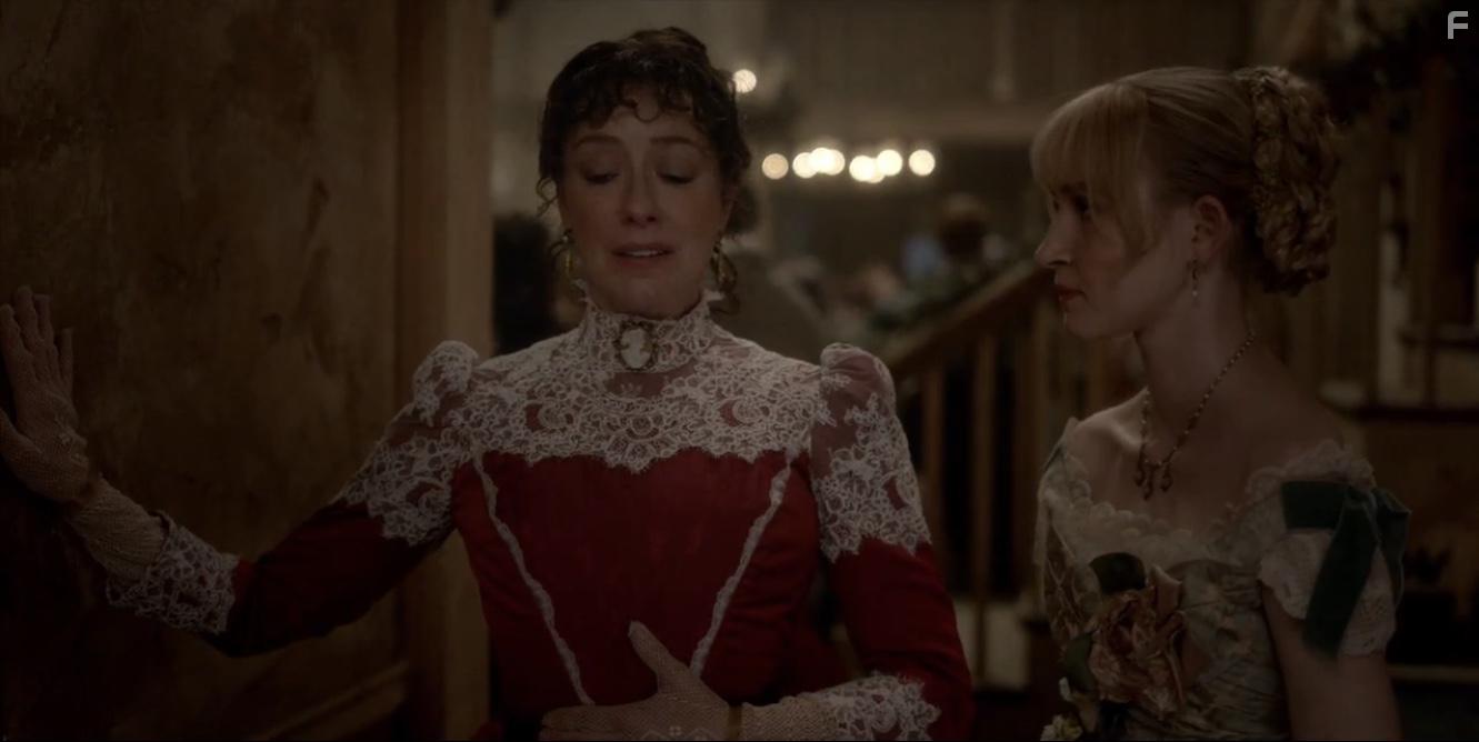 Molly Parker and Lily Keene in Deadwood (2019)
